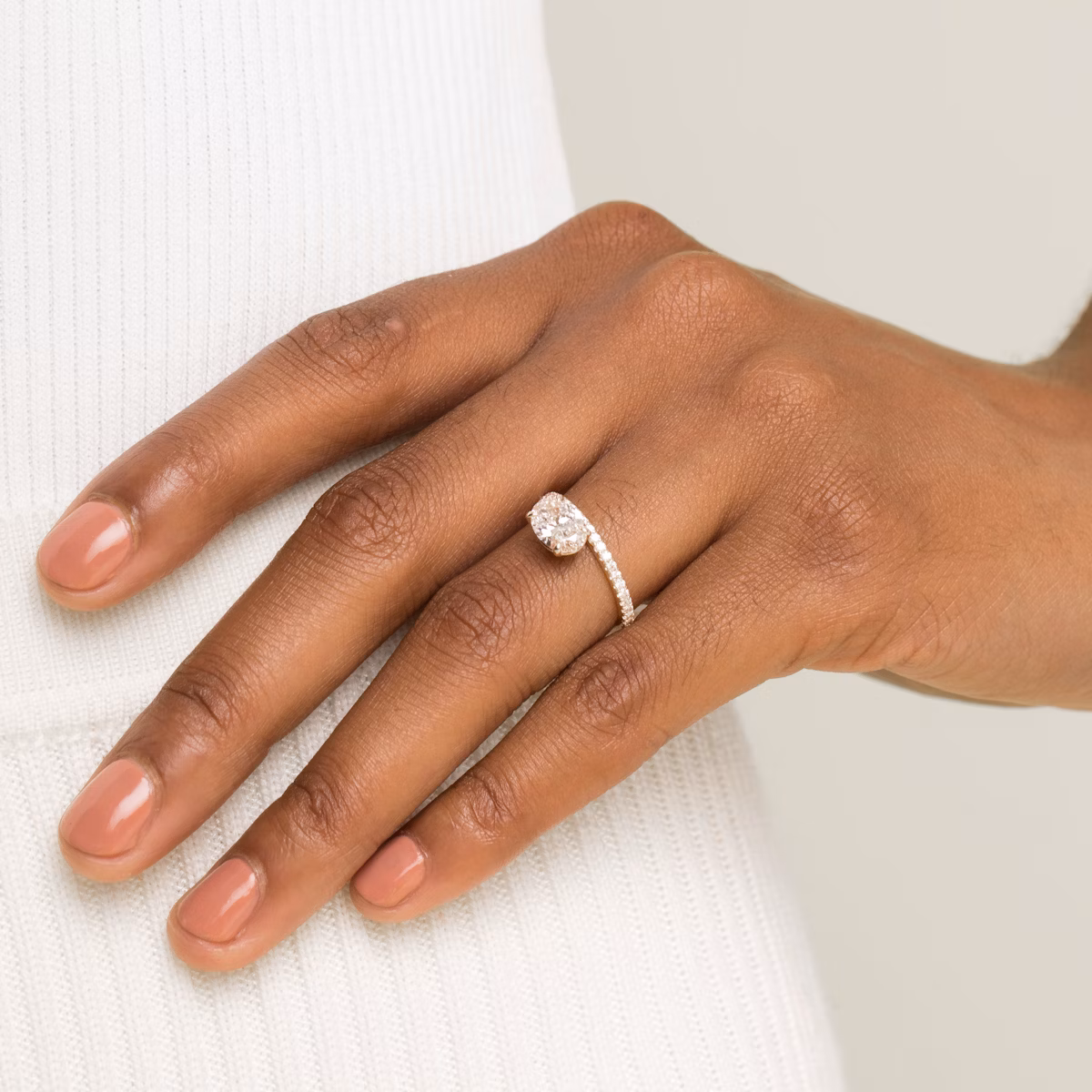 The Hover | Oval | 14k | Rose Gold | bandAccent: Pavé | diamondOrientation: vertical | caratWeight: other