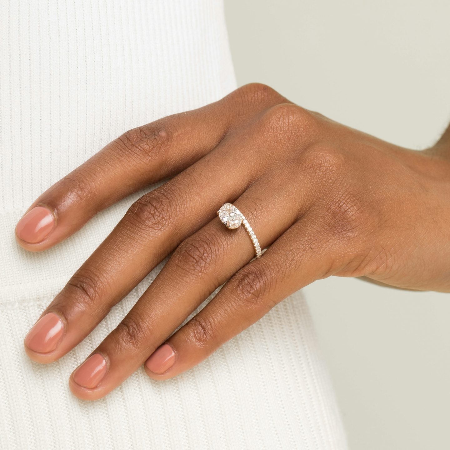 The Hover | Oval | 14k | Rose Gold | bandAccent: Pavé | diamondOrientation: vertical | caratWeight: other