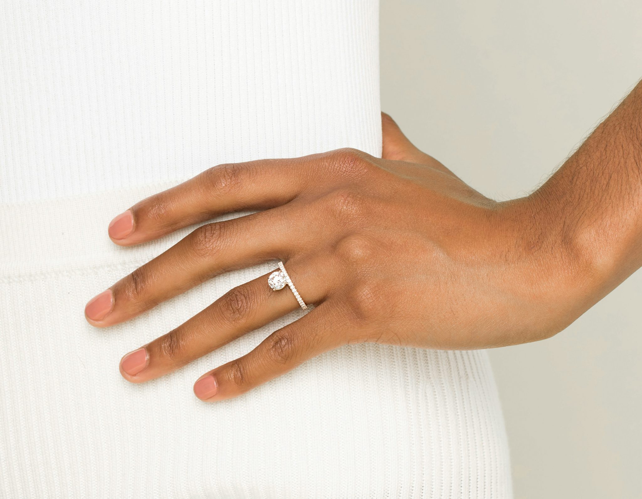 The Hover | Round Brilliant | 14k | Rose Gold | bandAccent: Pavé | caratWeight: 1.0ct | diamondOrientation: vertical