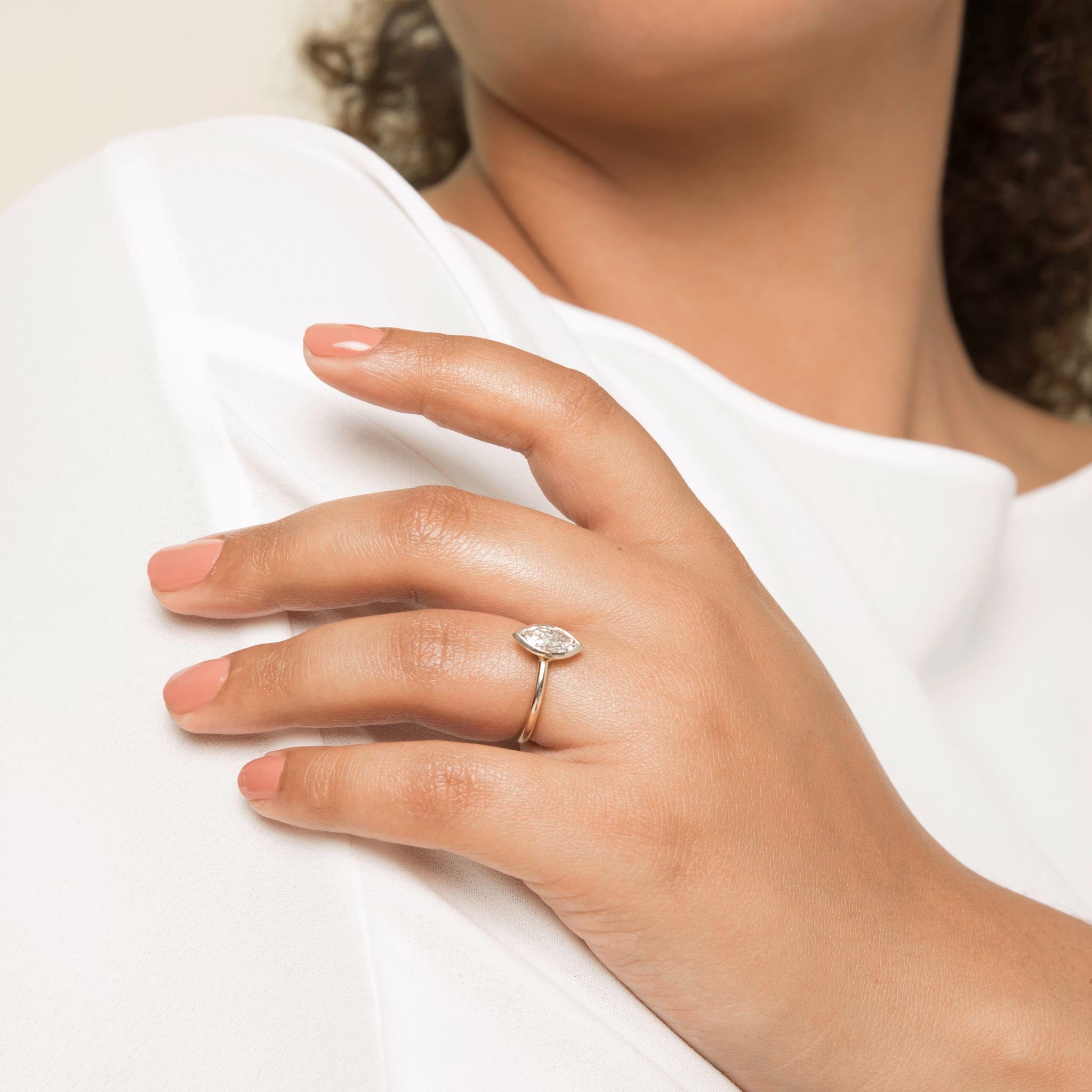 The Signature Bezel | Marquise | Platinum | bandAccent: Plain | diamondOrientation: vertical | caratWeight: other