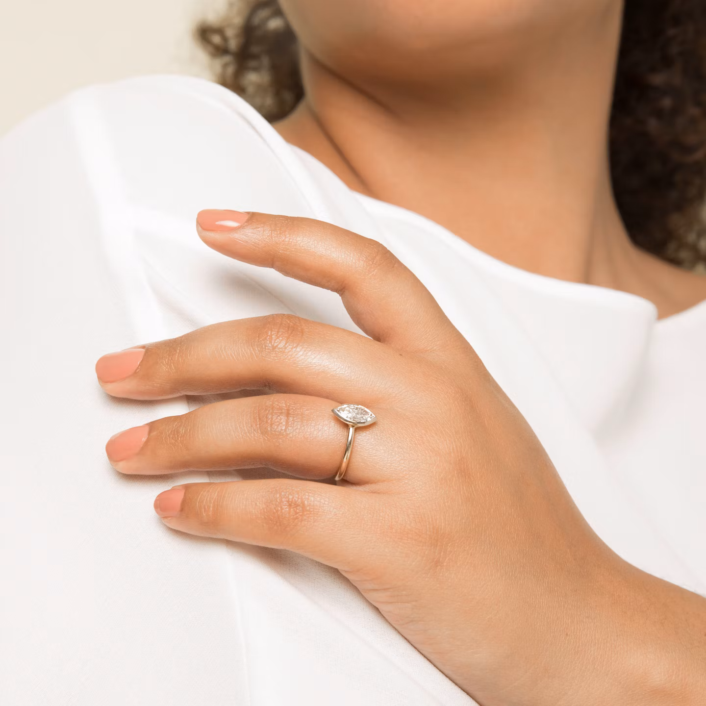 The Signature Bezel | Marquise | 18k | Yellow Gold | bandAccent: Plain | diamondOrientation: vertical | caratWeight: other