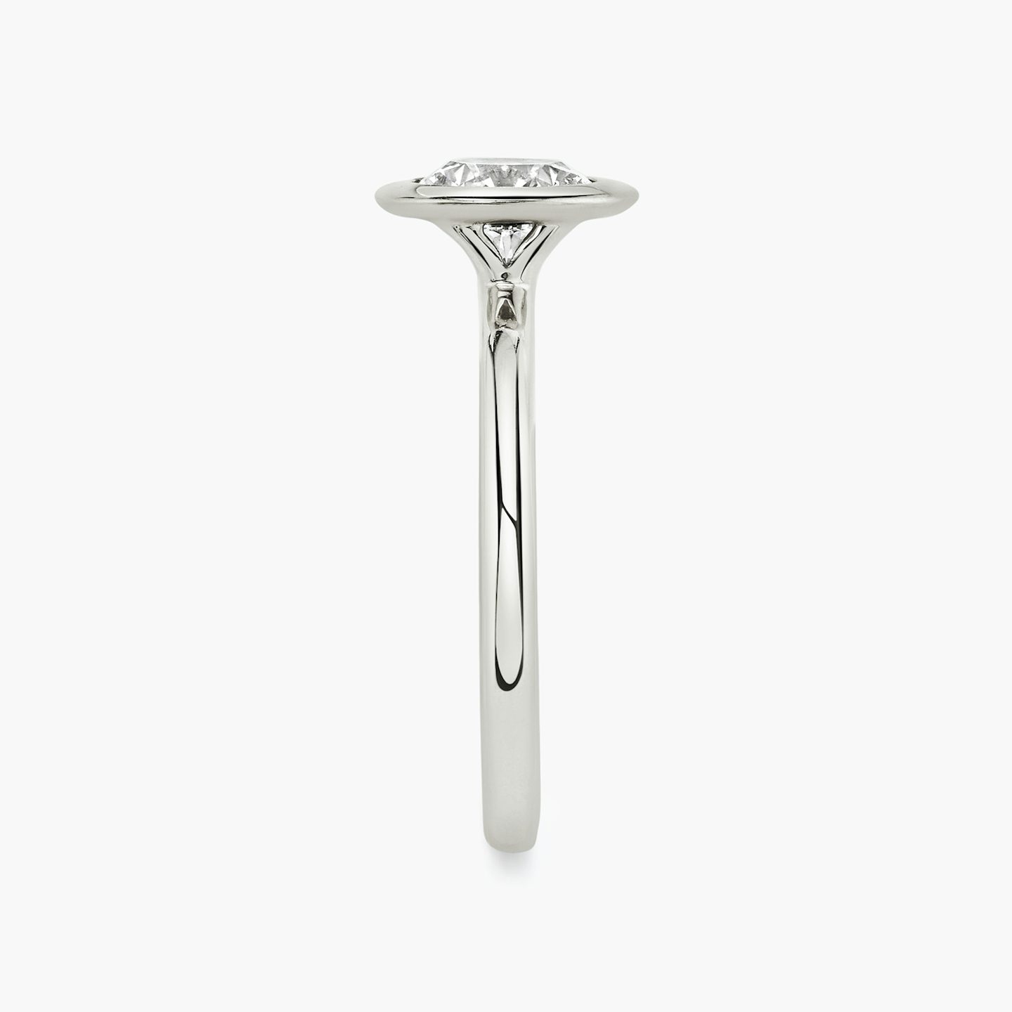 The Signature Bezel | Round Brilliant | Platinum | bandAccent: Plain | caratWeight: 1.0ct | diamondOrientation: vertical