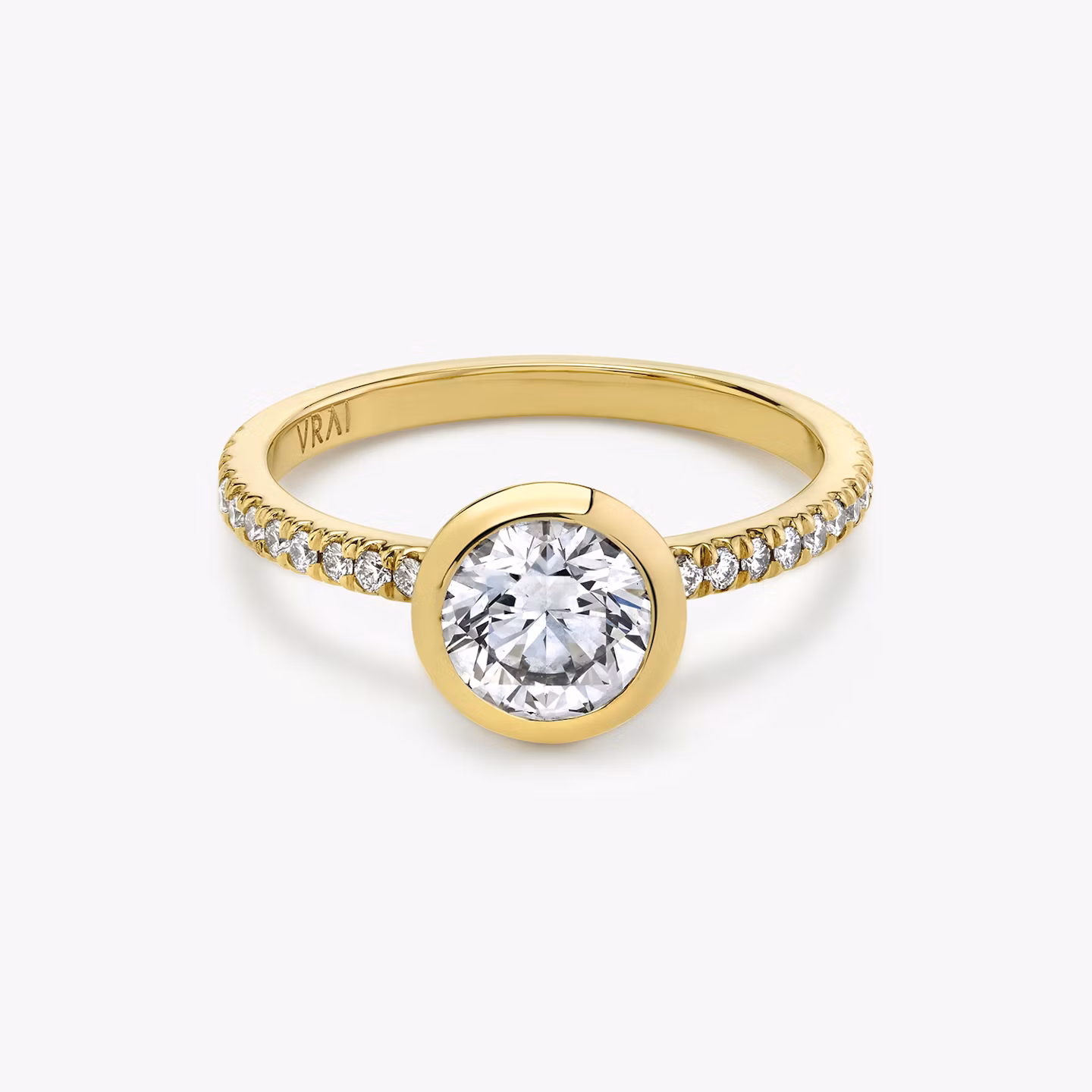 The Signature Bezel Round Brilliant | Yellow Gold