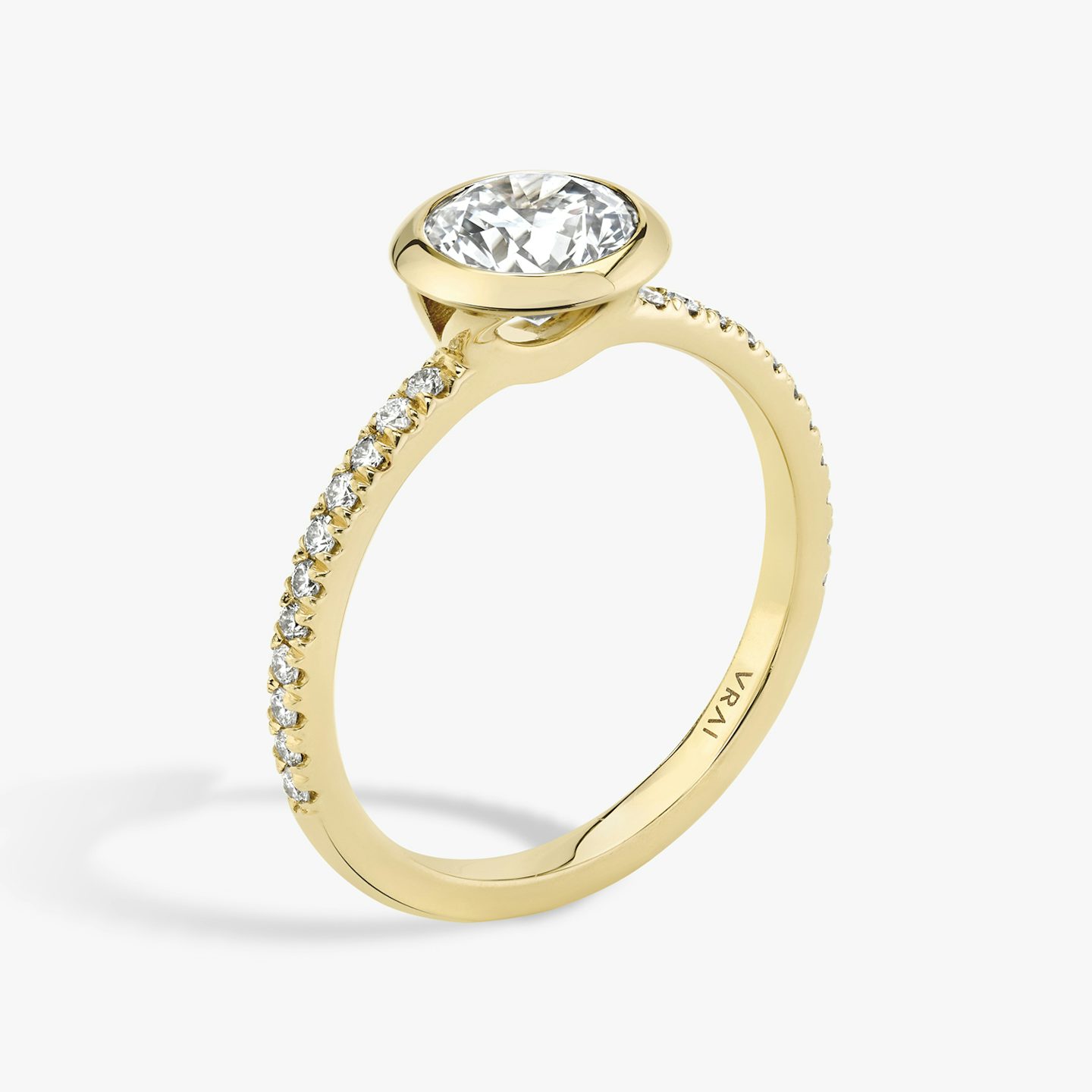 The Signature Bezel | Round Brilliant | 18k | Yellow Gold | bandAccent: Pavé | caratWeight: 1.5ct | diamondOrientation: vertical