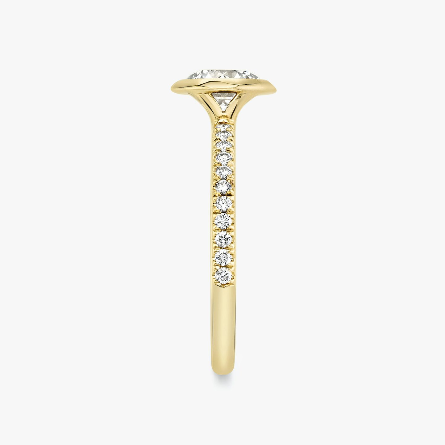 The Signature Bezel | Round Brilliant | 18k | Yellow Gold | bandAccent: Pavé | caratWeight: 1.5ct | diamondOrientation: vertical