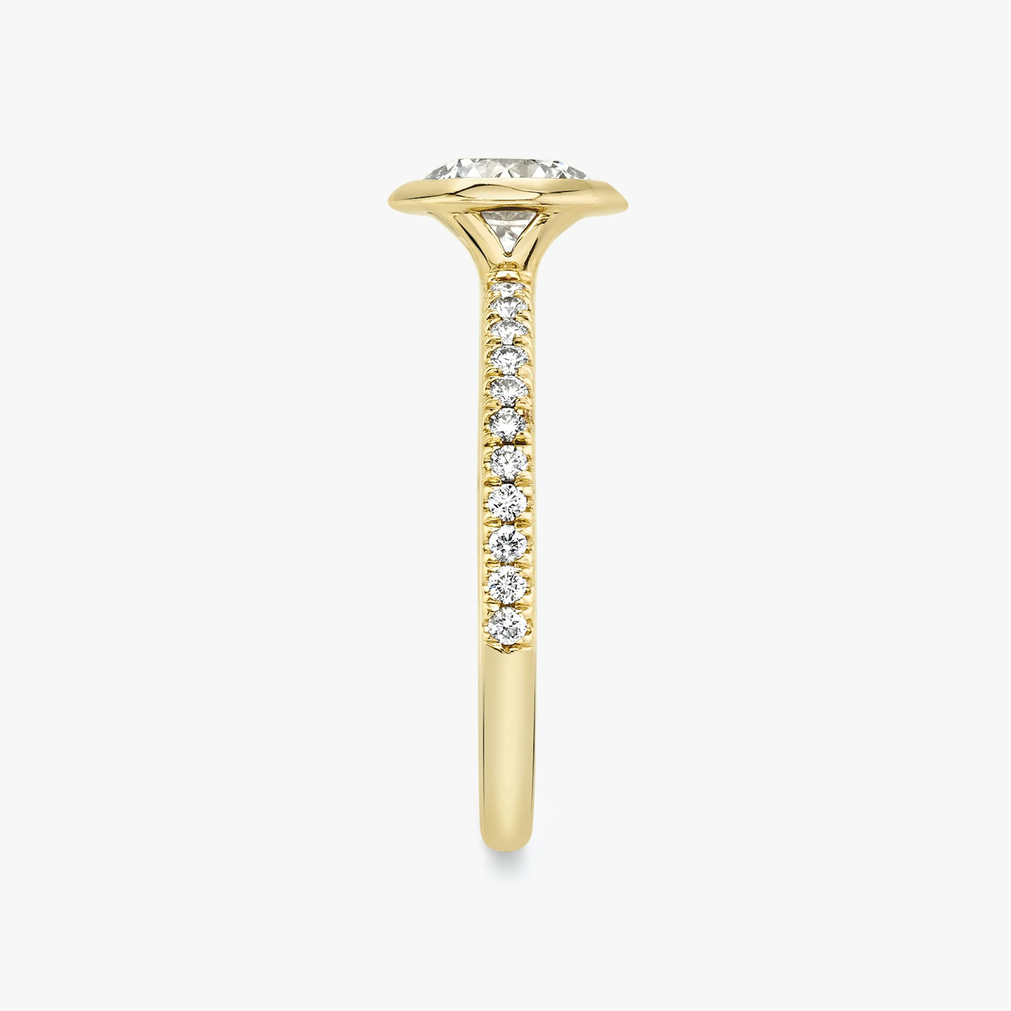 The Signature Bezel | Round Brilliant | 18k | Yellow Gold | bandAccent: Pavé | caratWeight: other | diamondOrientation: vertical