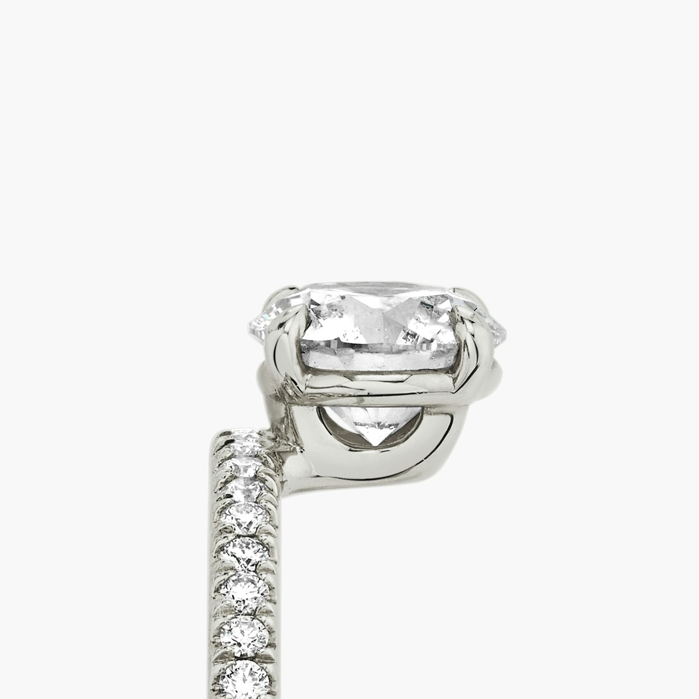 The Hover | Round Brilliant | 18k | White Gold | bandAccent: Pavé | caratWeight: 2.0ct | diamondOrientation: vertical