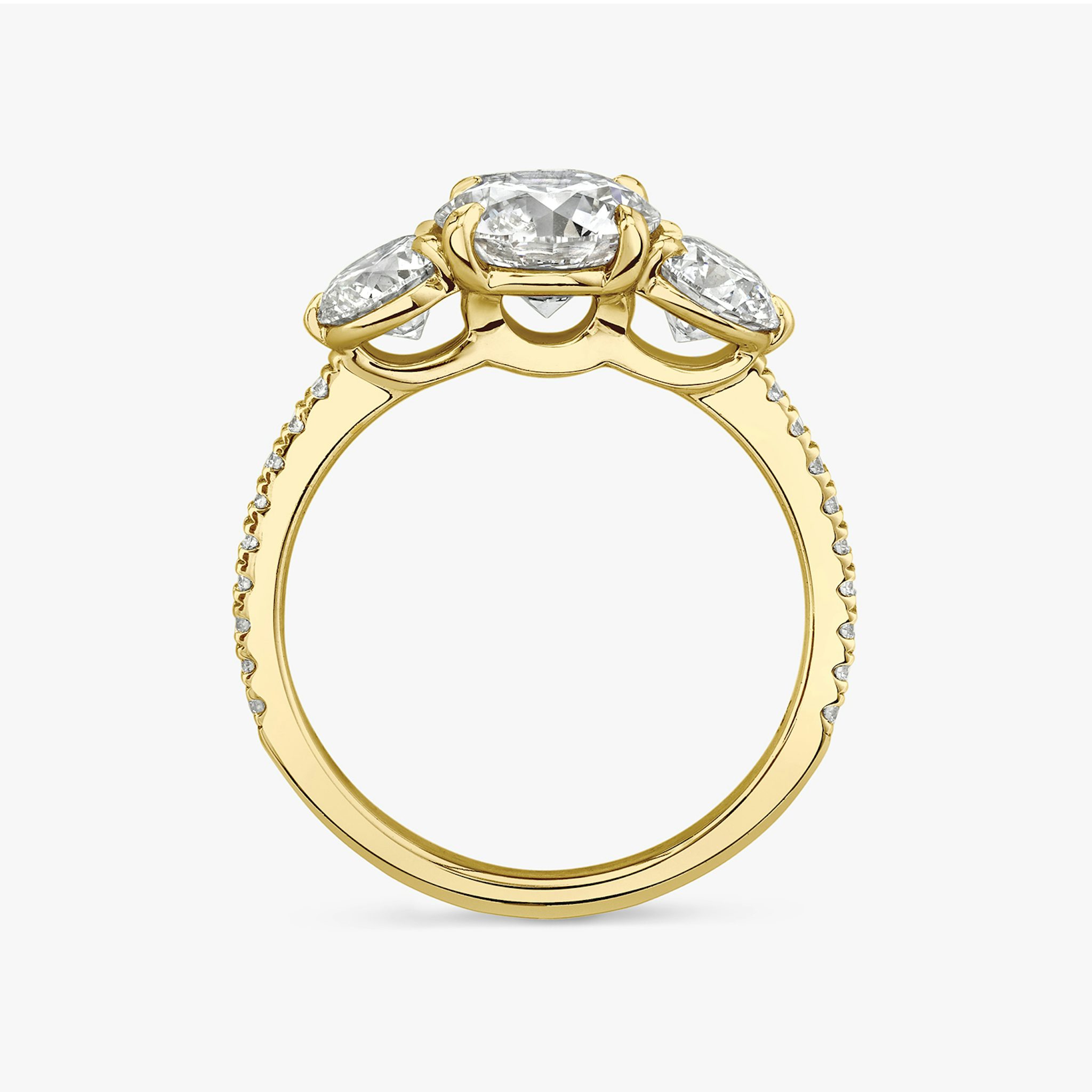 Three Stone | Rund | 18k | Gelbgold | bandAccent: Mit Pavé-Besatz | caratWeight: other | sideStoneCarat: 0.50ct | sideStoneShape: Rund | diamondOrientation: vertical