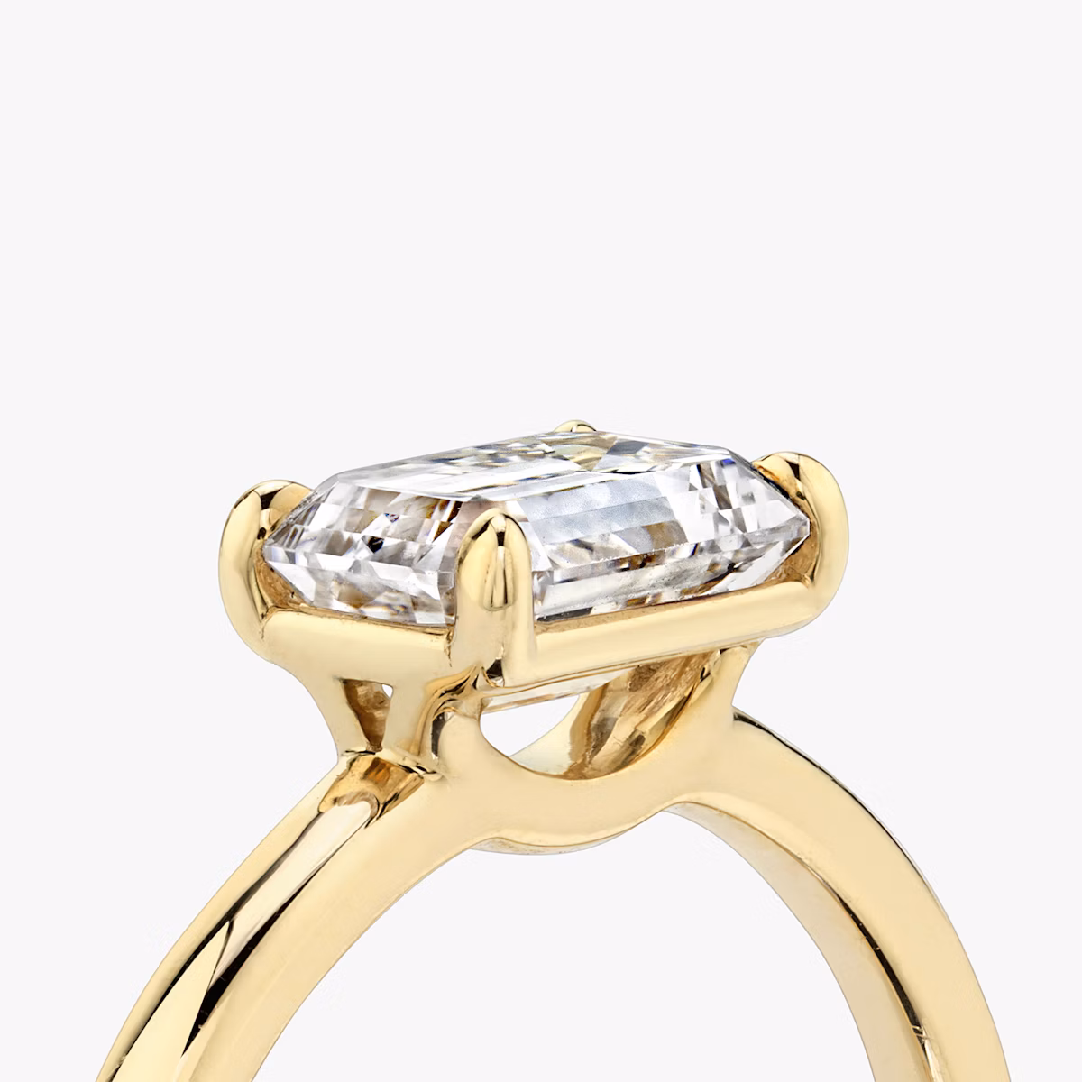 The Signature | Emerald | 18k | Yellow Gold | bandAccent: Plain | bandWidth: standard | diamondOrientation: horizontal | hiddenHalo: no | caratWeight: other