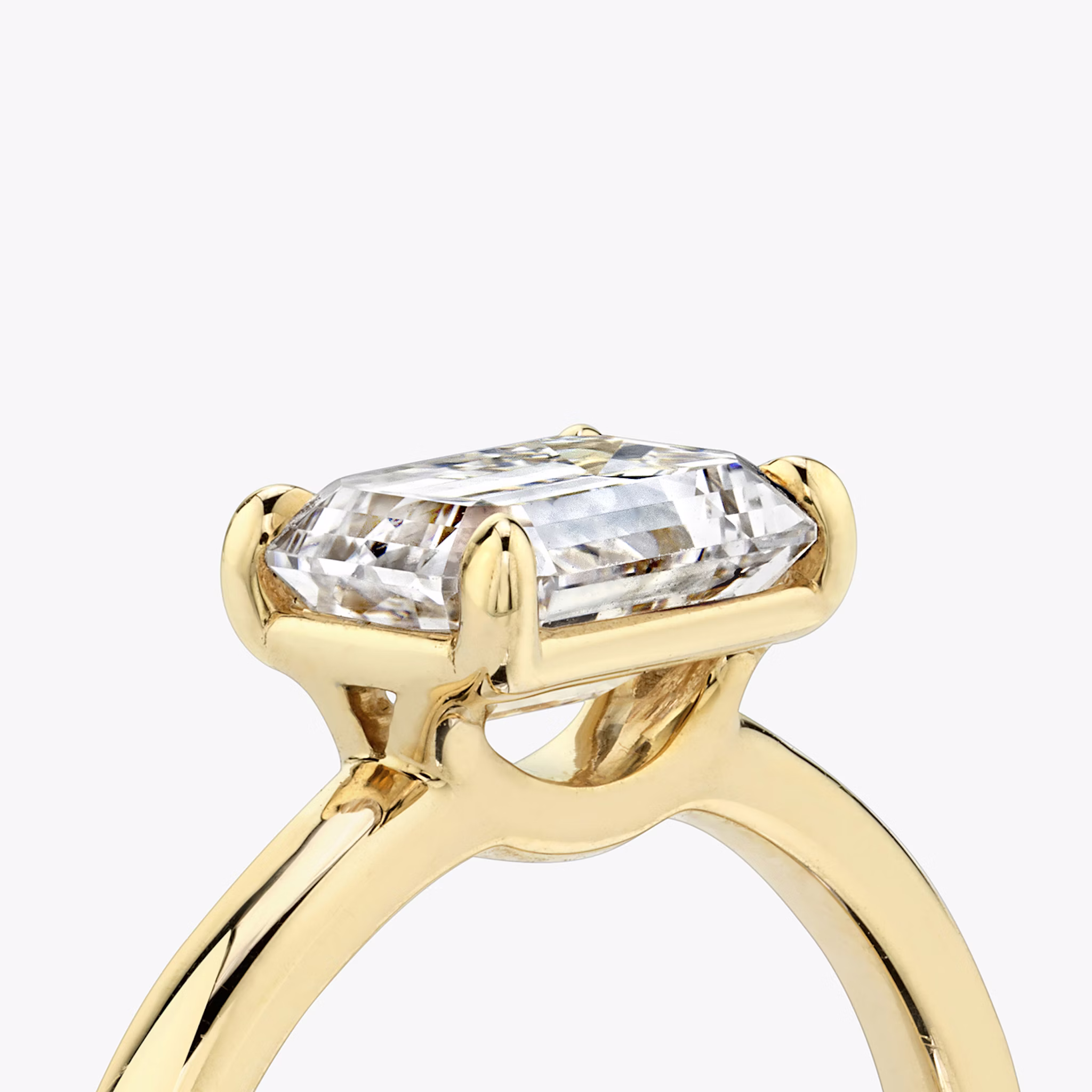 The Signature | Emerald | 18k | Yellow Gold | bandAccent: Plain | bandWidth: standard | diamondOrientation: horizontal | hiddenHalo: no | caratWeight: other