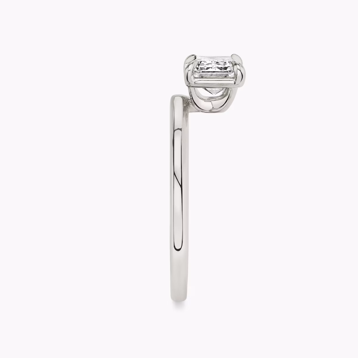 The Hover | Emerald | 18k | White Gold | bandAccent: Plain | diamondOrientation: vertical | caratWeight: other