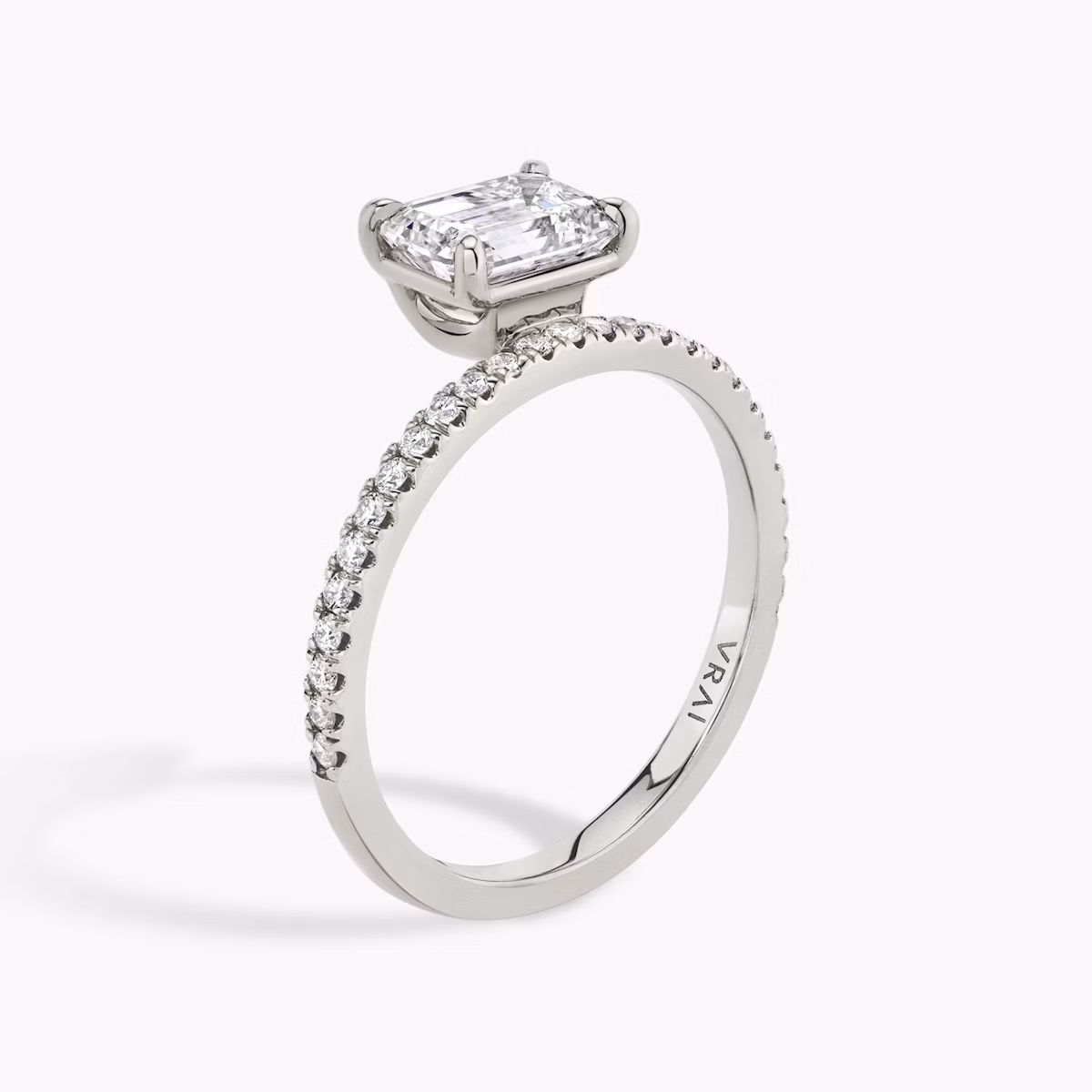 The Hover | Emerald | 18k | White Gold | bandAccent: Pavé | diamondOrientation: vertical | caratWeight: other
