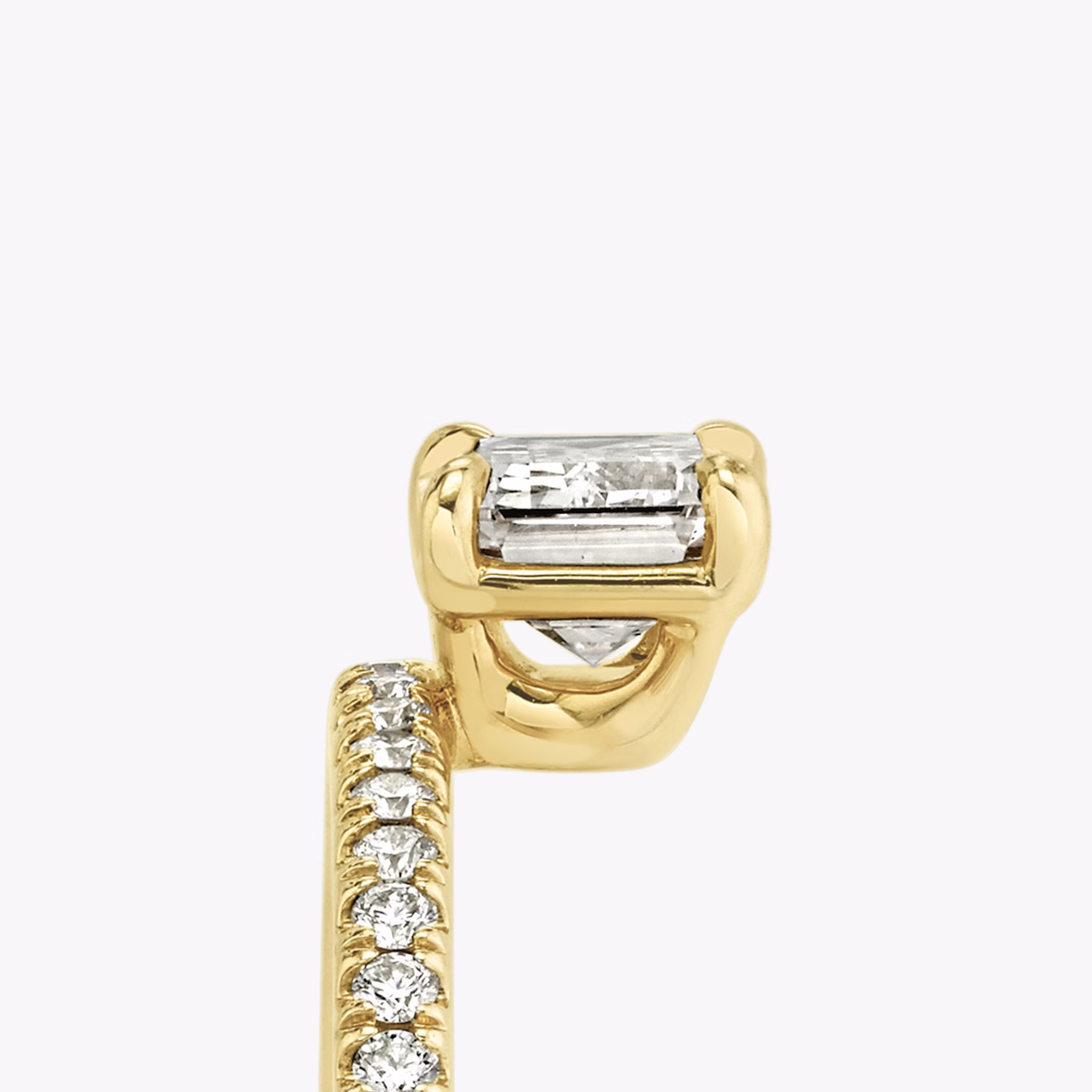 The Hover | Emerald | 18k | Yellow Gold | bandAccent: Pavé | diamondOrientation: vertical | caratWeight: other