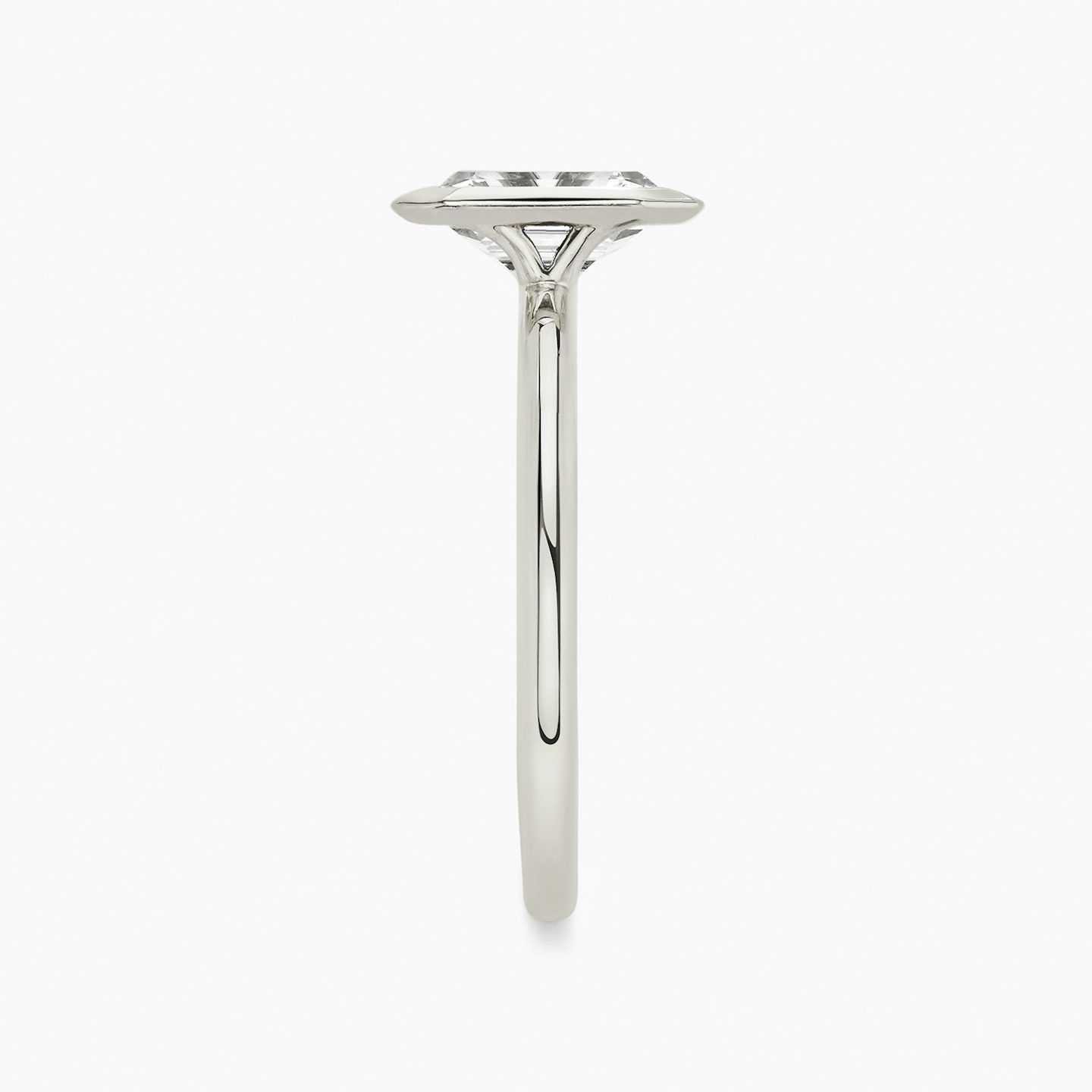 The Signature Bezel | Emerald | Platinum | bandAccent: Plain | diamondOrientation: vertical | caratWeight: other
