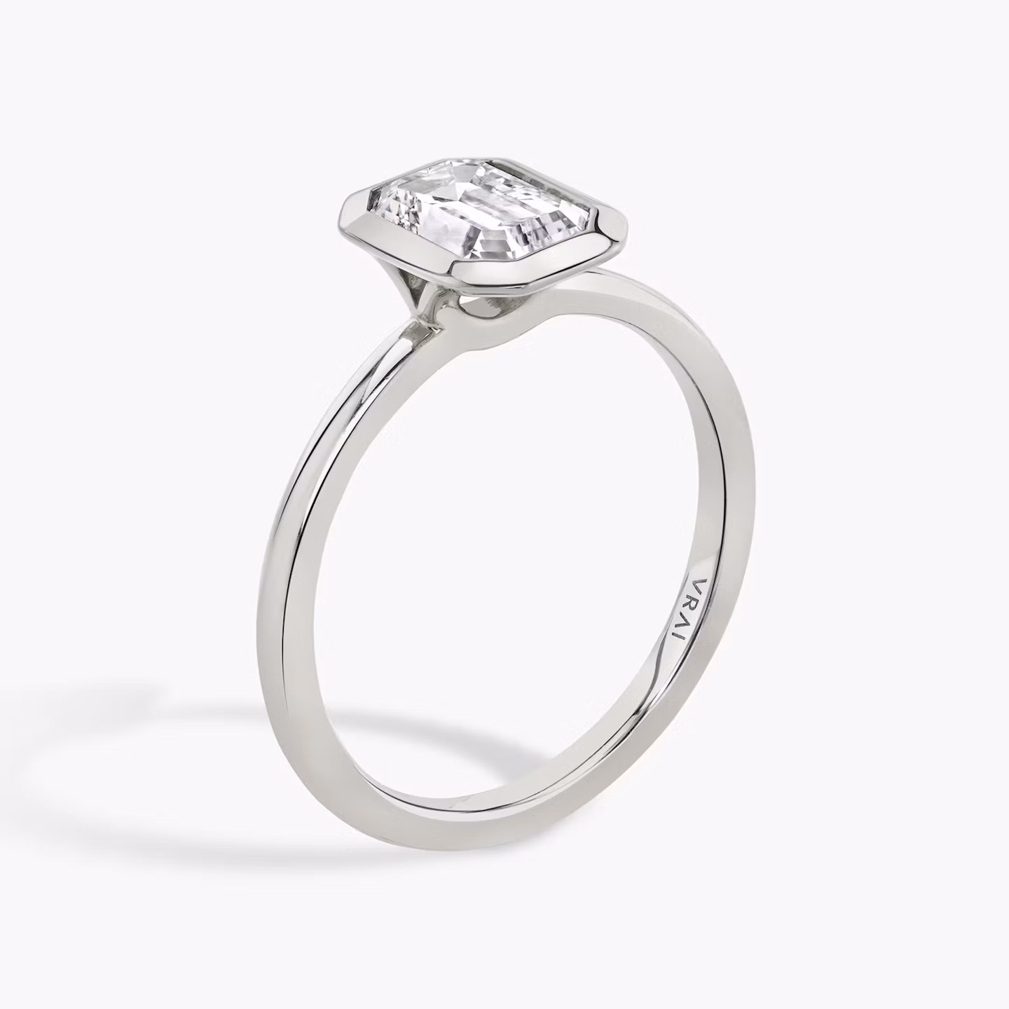 The Signature Bezel | Emerald | 18k | White Gold | bandAccent: Plain | diamondOrientation: vertical | caratWeight: other