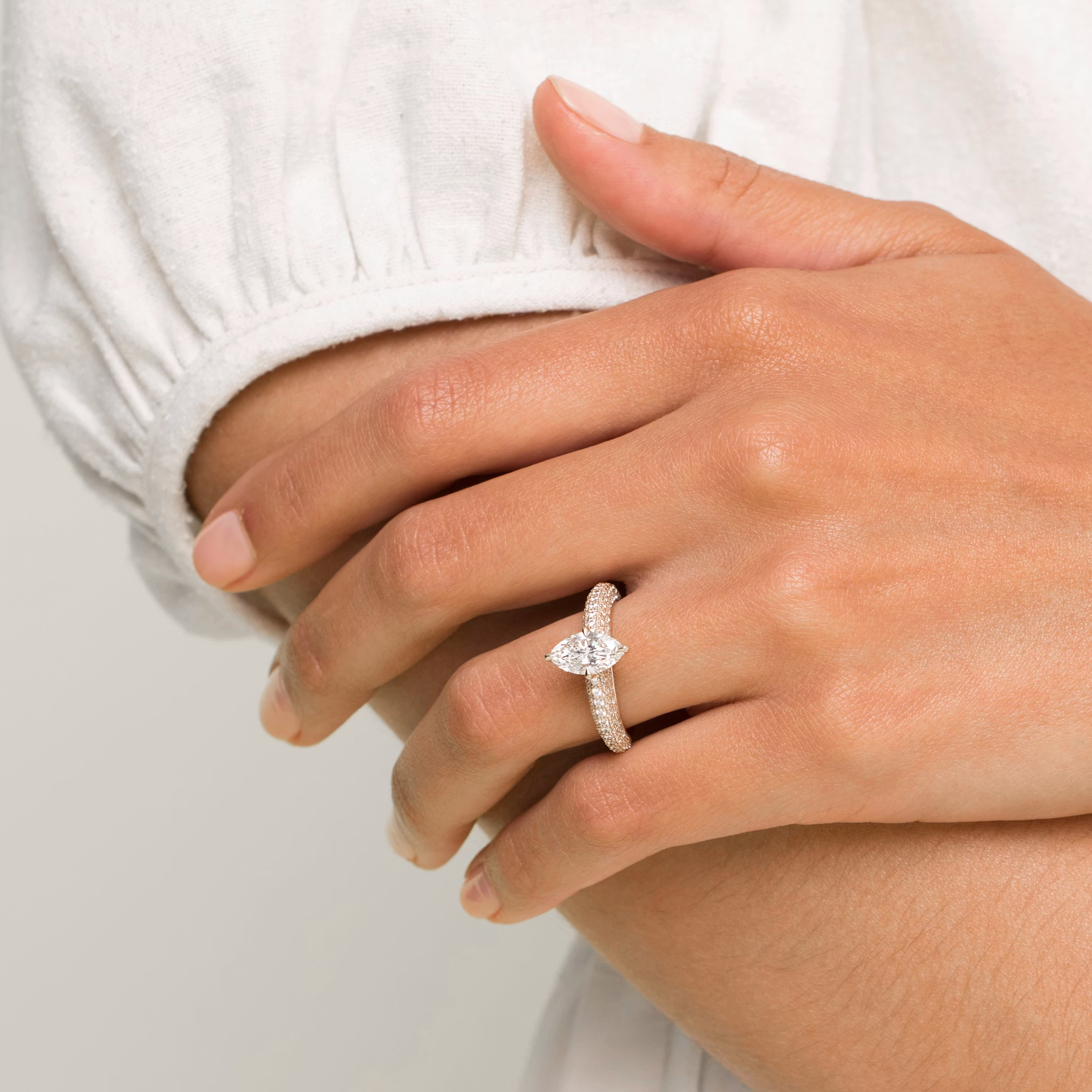 The Curator | Marquise | 18k | Yellow Gold | bandAccent: Pavé | diamondOrientation: vertical | caratWeight: other