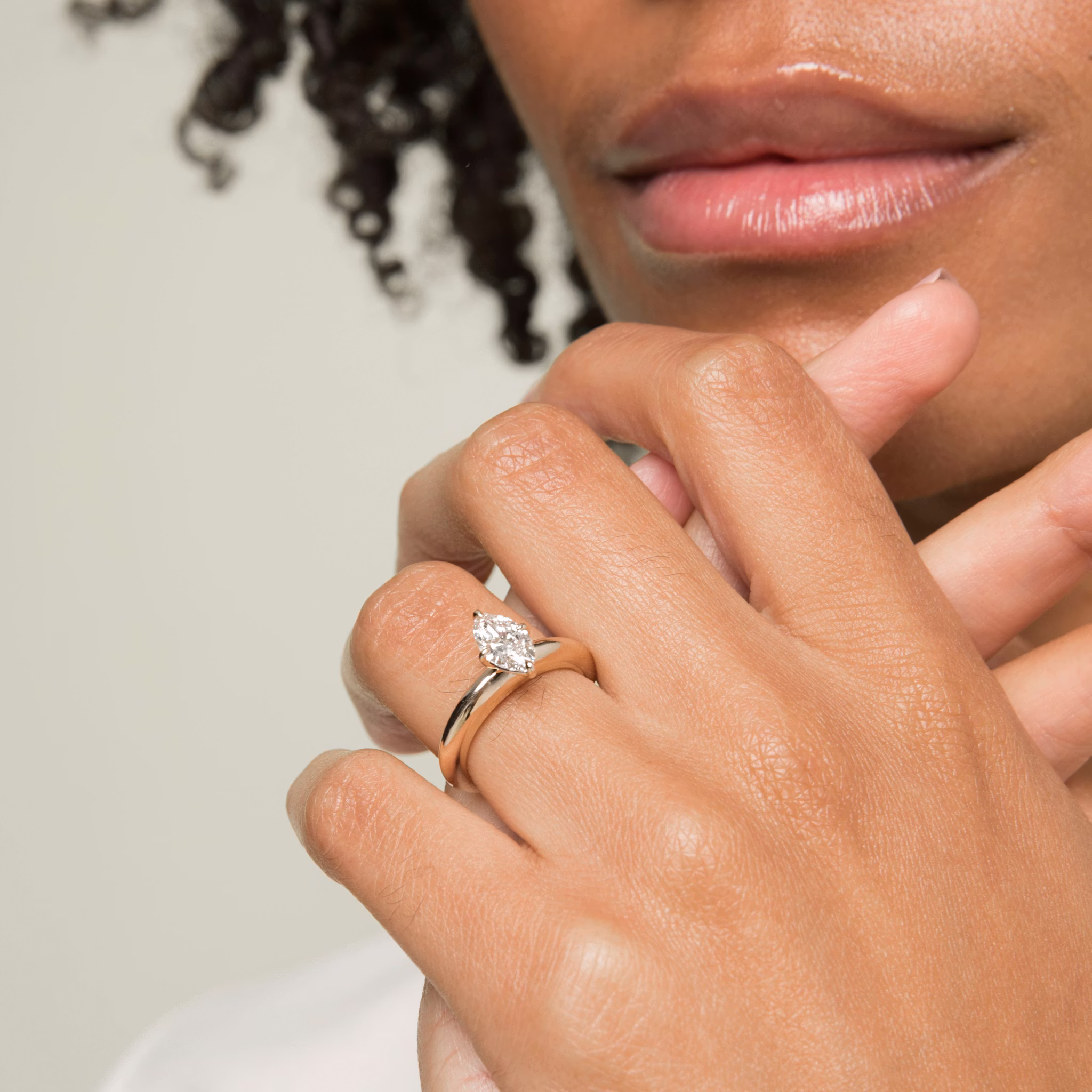 The Curator | Marquise | 18k | Yellow Gold | bandAccent: Plain | diamondOrientation: vertical | caratWeight: other