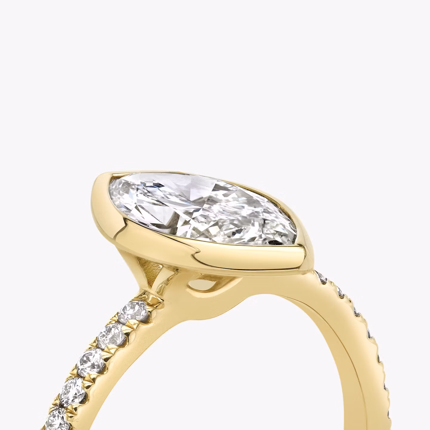The Signature Bezel | Marquise | 18k | Yellow Gold | bandAccent: Pavé | diamondOrientation: vertical | caratWeight: other