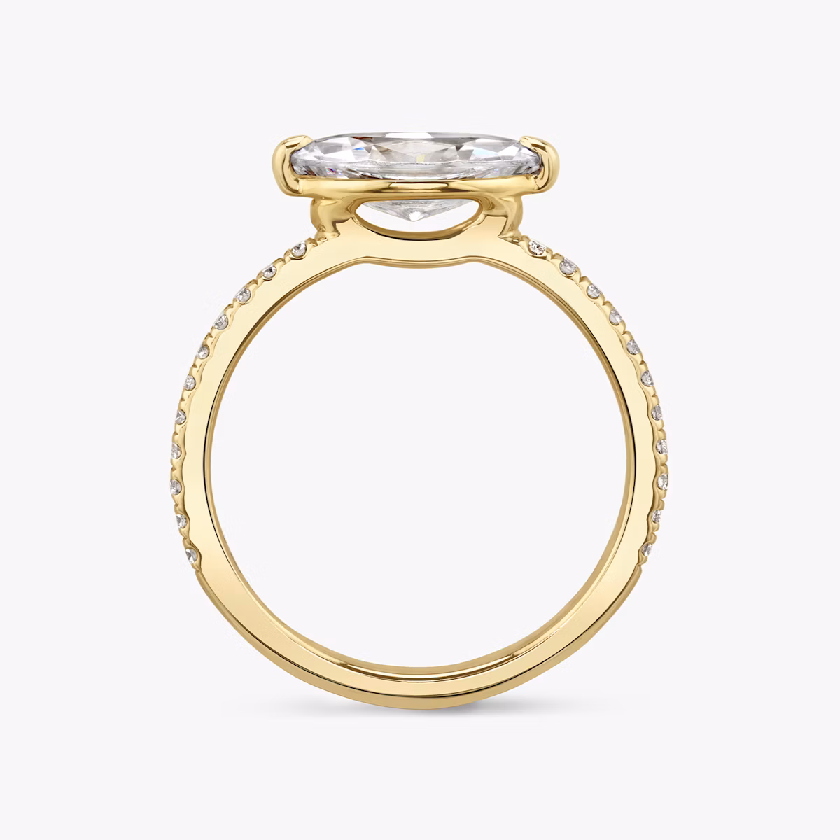 Anillo de compromiso Signature | Marquise | 18k | Oro amarillo | bandAccent: Pavé | bandWidth: standard | diamondOrientation: horizontal | hiddenHalo: no | caratWeight: other