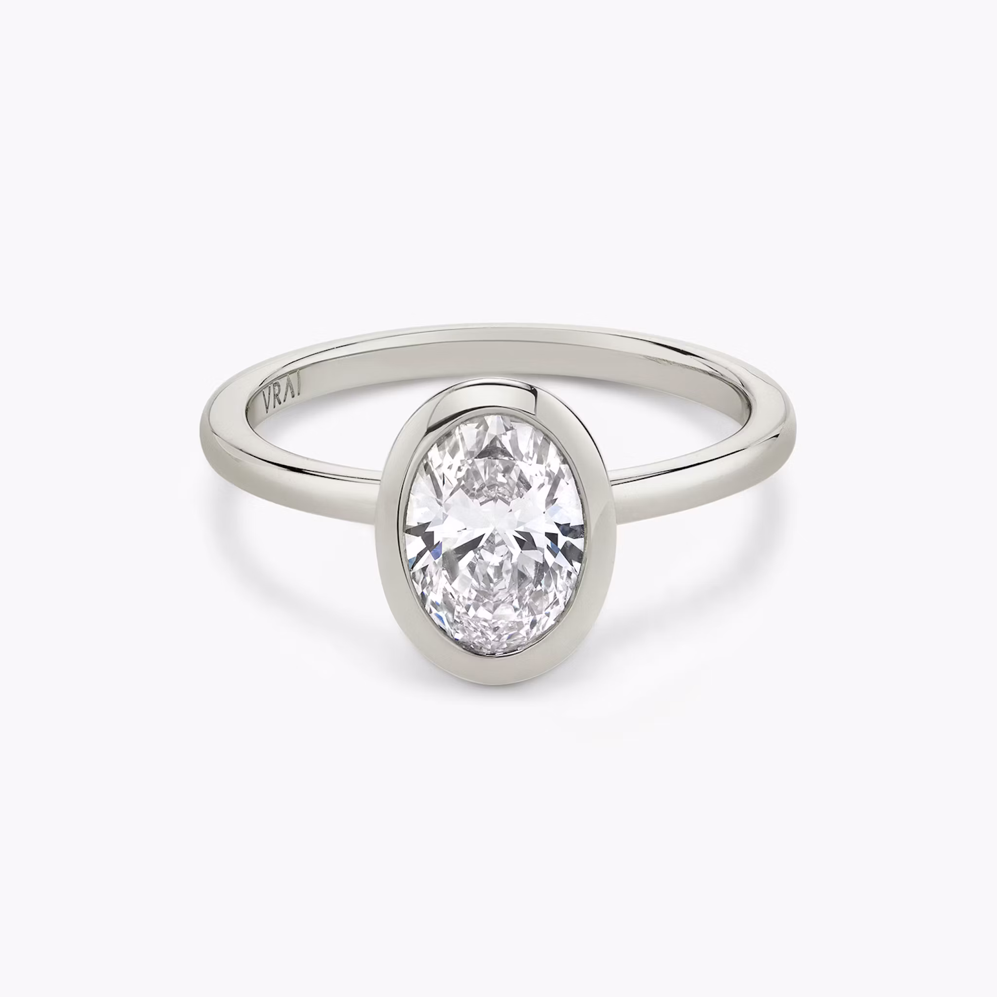 The Signature Bezel Oval | White Gold