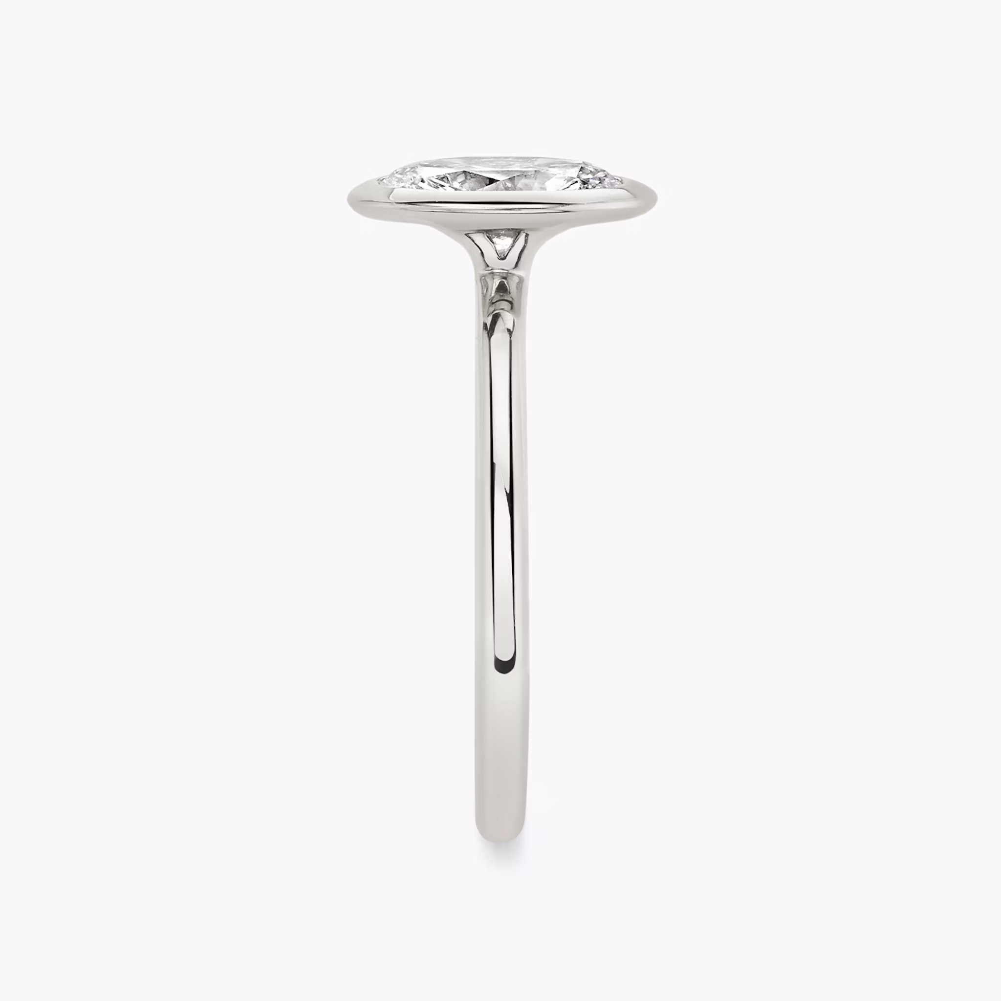 The Signature Bezel | Oval | 18k | White Gold | bandAccent: Plain | diamondOrientation: vertical | caratWeight: other