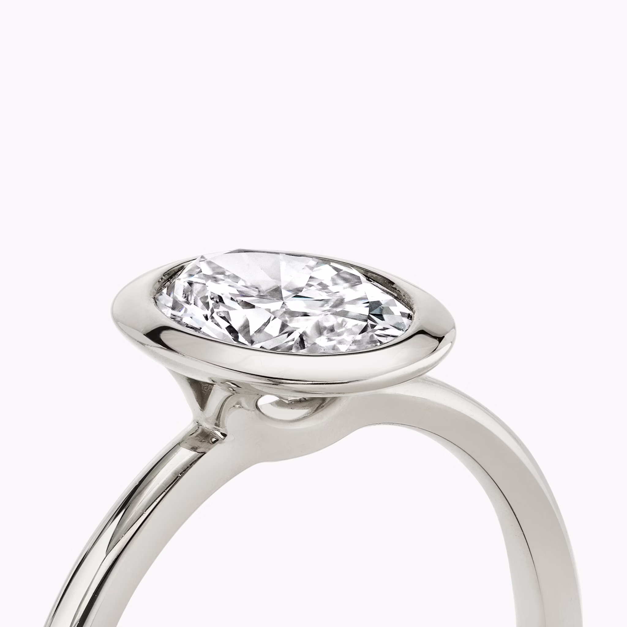 The Signature Bezel | Oval | 18k | White Gold | bandAccent: Plain | diamondOrientation: vertical | caratWeight: other