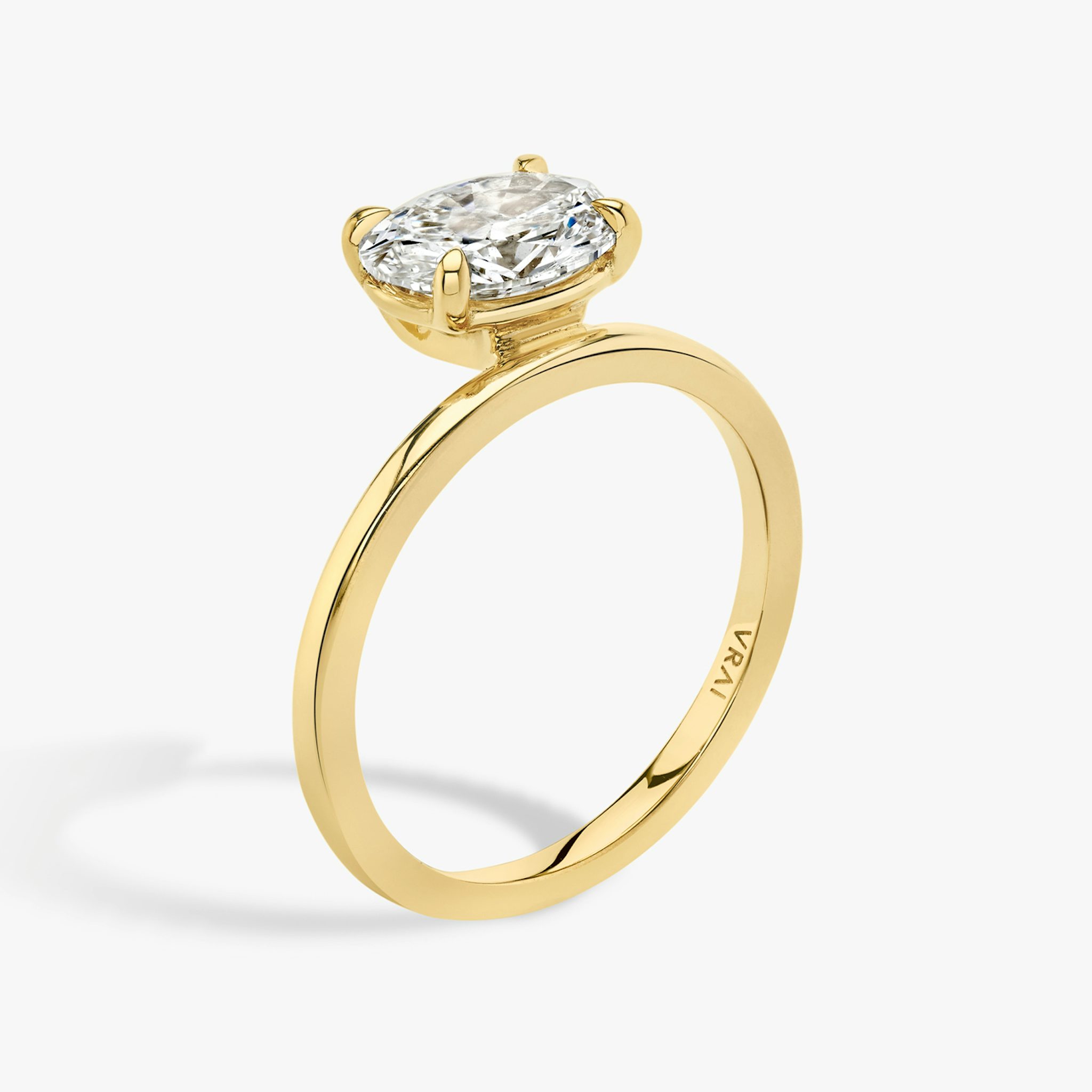 The Hover | Oval | 18k | Yellow Gold | bandAccent: Plain | diamondOrientation: vertical | caratWeight: other