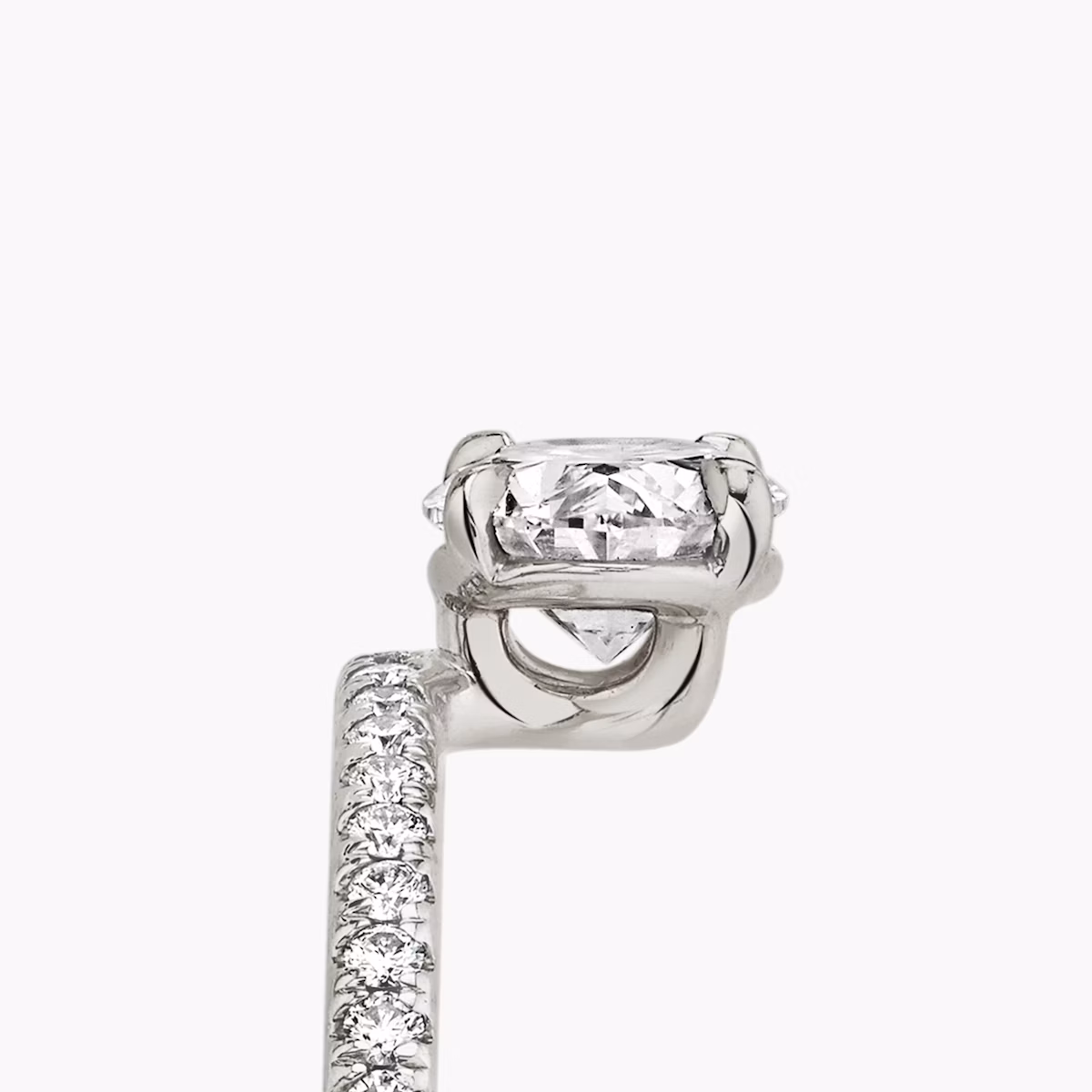The Hover | Oval | 18k | White Gold | bandAccent: Pavé | diamondOrientation: vertical | caratWeight: other