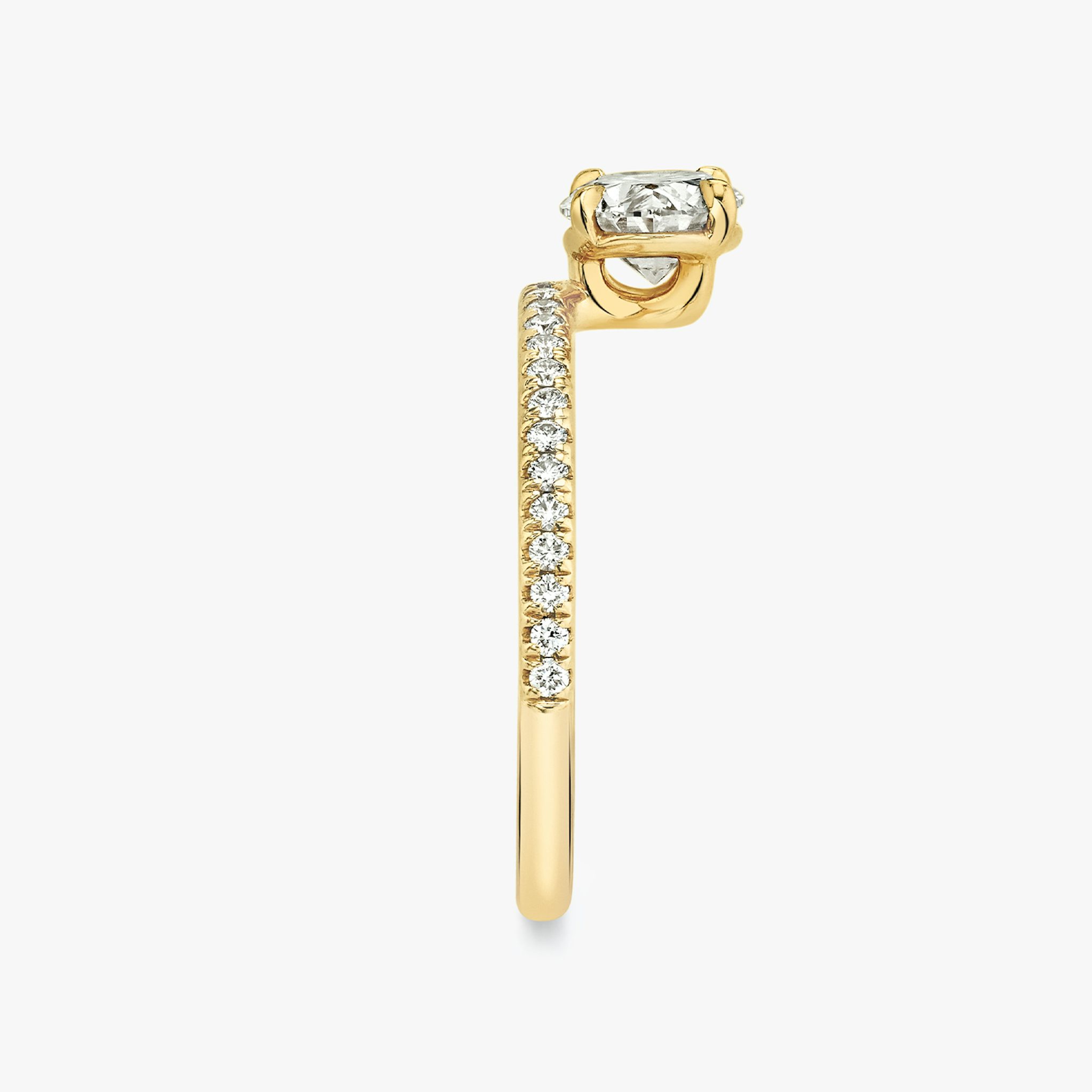 The Hover | Oval | 18k | Yellow Gold | bandAccent: Pavé | diamondOrientation: vertical | caratWeight: other