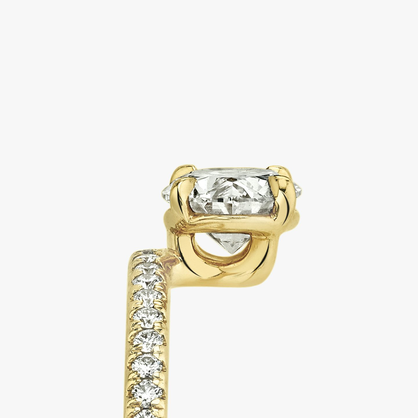 Bague de fiançailles Hover | Ovale | 18k | Or jaune | bandAccent: Pavé | diamondOrientation: vertical | caratWeight: other