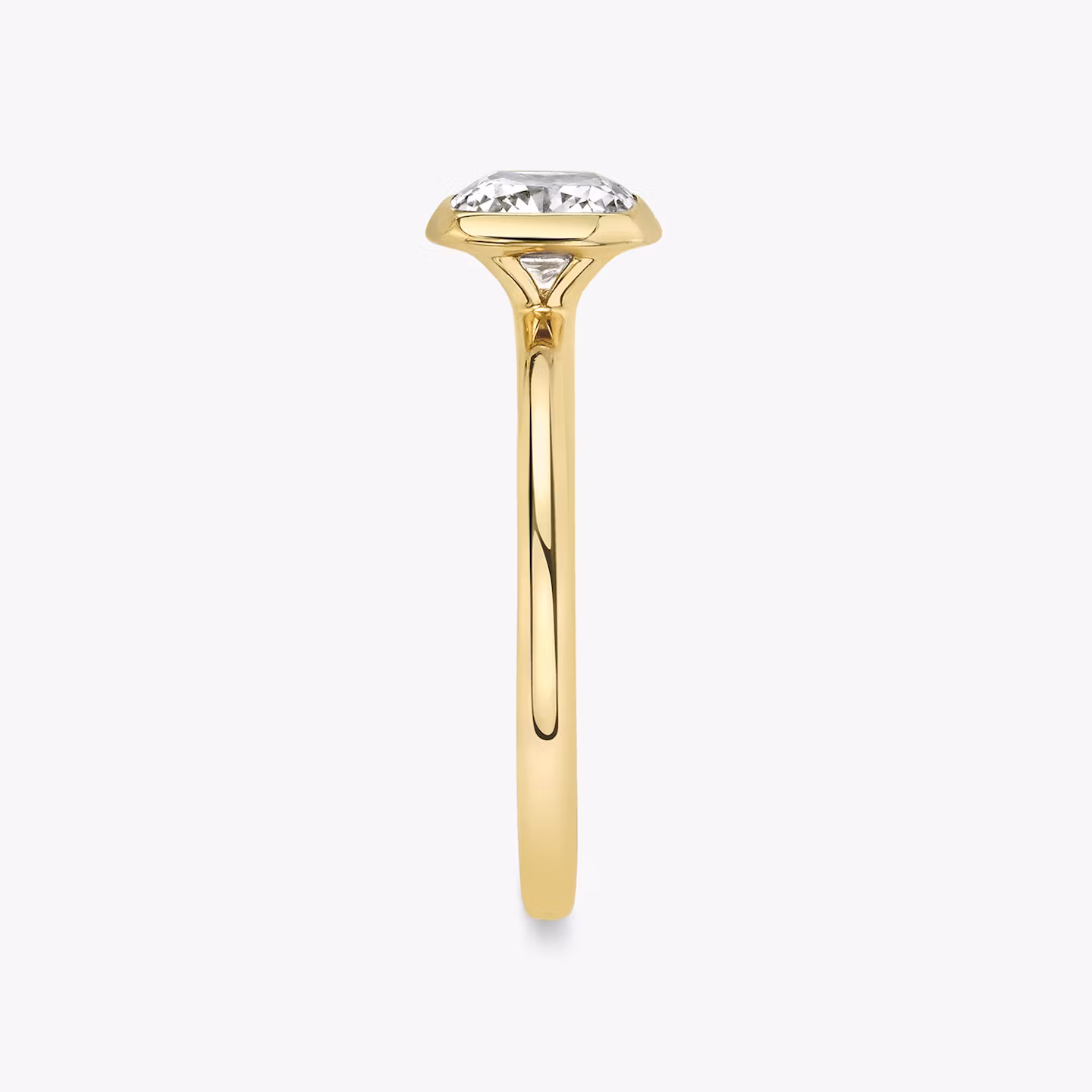 The Signature Bezel | Cushion | 18k | Yellow Gold | bandAccent: Plain | diamondOrientation: horizontal | caratWeight: other