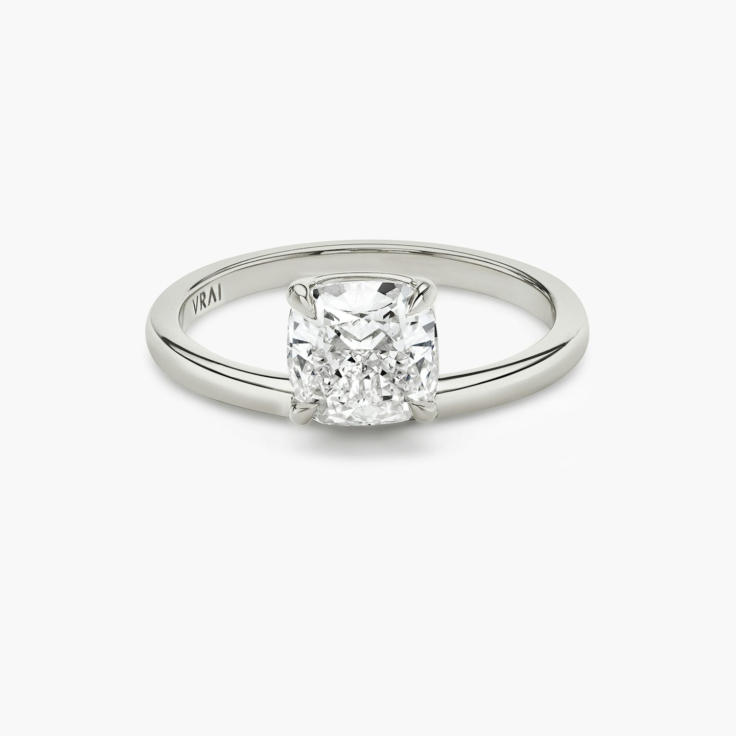 Bague de fiançailles Hover | Coussin | 18k | Or blanc | bandAccent: Simple | diamondOrientation: vertical | caratWeight: other