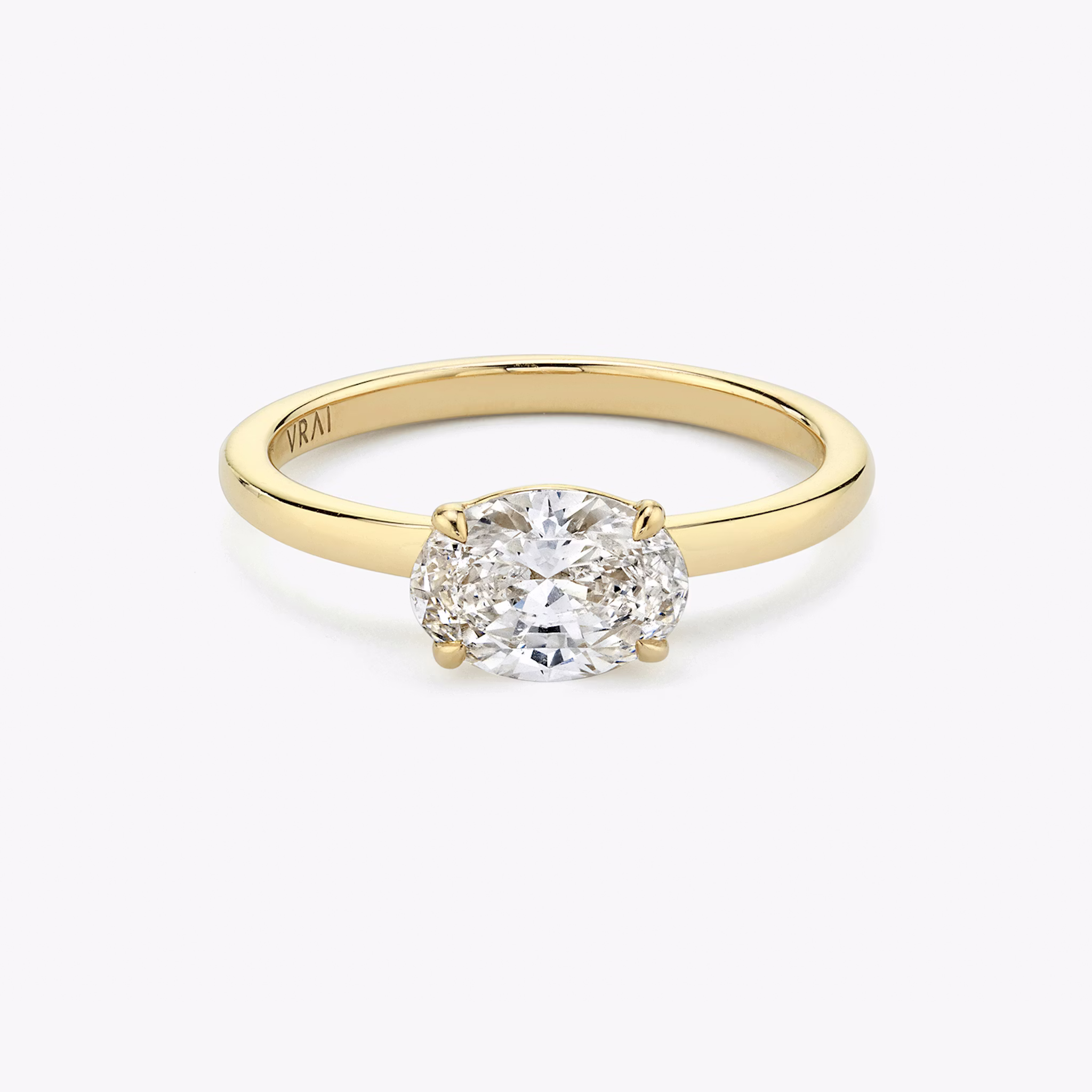 The Signature | Oval | 18k | Yellow Gold | bandAccent: Plain | bandWidth: standard | diamondOrientation: horizontal | hiddenHalo: no | caratWeight: other