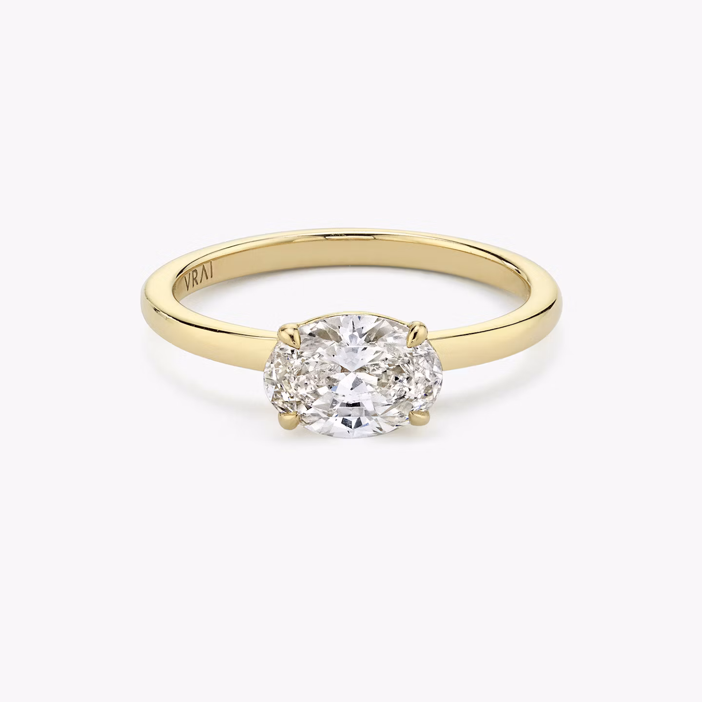 Anillo de compromiso Signature | Oval | 18k | Oro amarillo | bandAccent: Simple | bandWidth: standard | diamondOrientation: horizontal | hiddenHalo: no | caratWeight: other