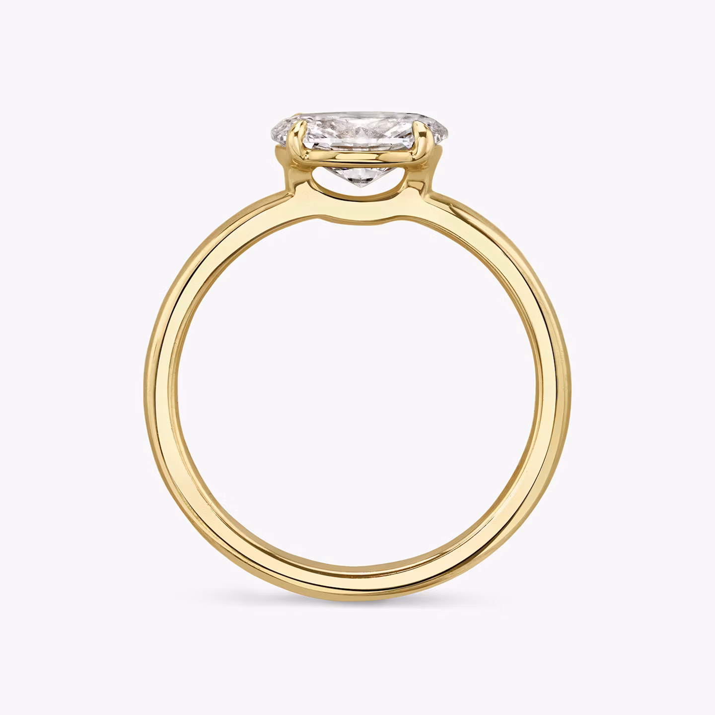 Anillo de compromiso Signature | Oval | 18k | Oro amarillo | bandAccent: Simple | bandWidth: standard | diamondOrientation: horizontal | hiddenHalo: no | caratWeight: other