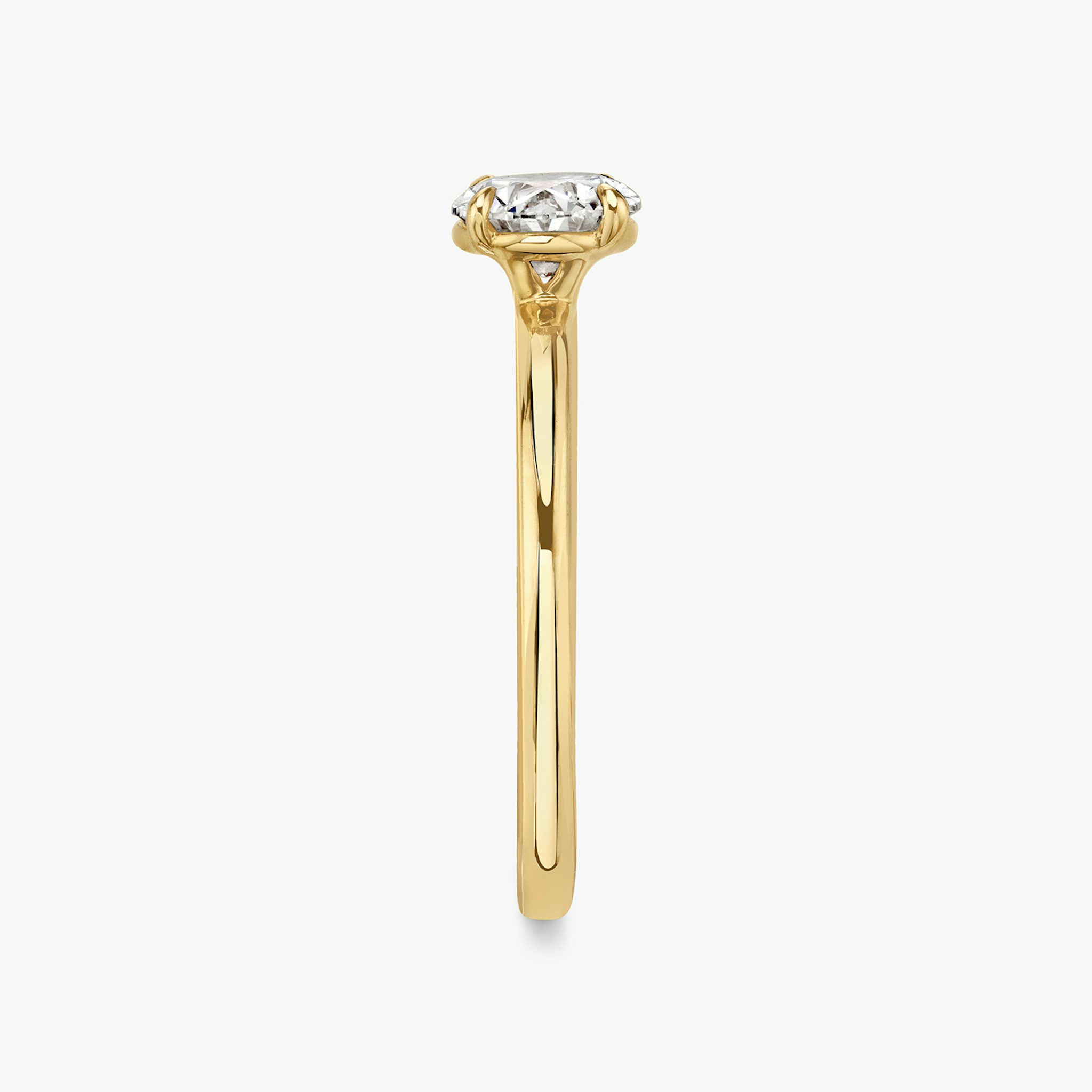The Signature | Oval | 18k | Yellow Gold | bandAccent: Plain | bandWidth: standard | diamondOrientation: horizontal | hiddenHalo: no | caratWeight: other