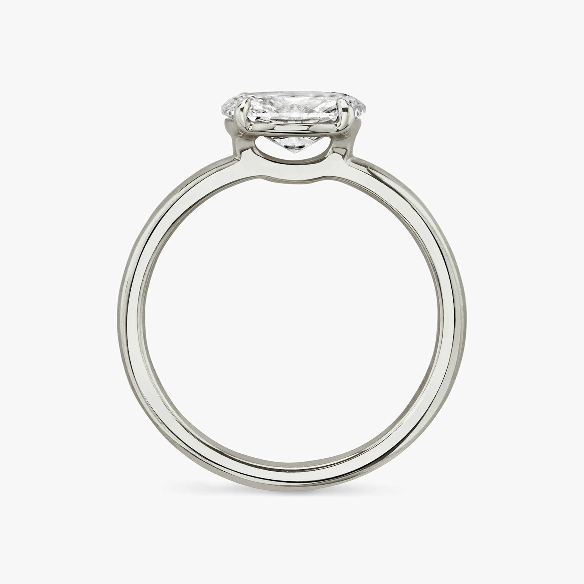 The Signature | Oval | Platinum | bandAccent: Plain | bandWidth: standard | diamondOrientation: horizontal | hiddenHalo: no | caratWeight: other