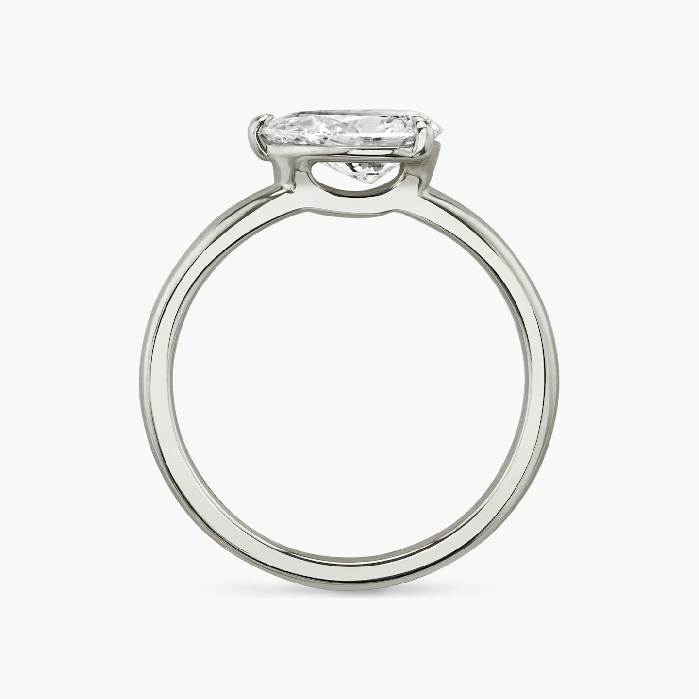 Anillo de compromiso Signature | Pera | 18k | Oro blanco | bandAccent: Simple | bandWidth: standard | diamondOrientation: horizontal | hiddenHalo: no | caratWeight: other