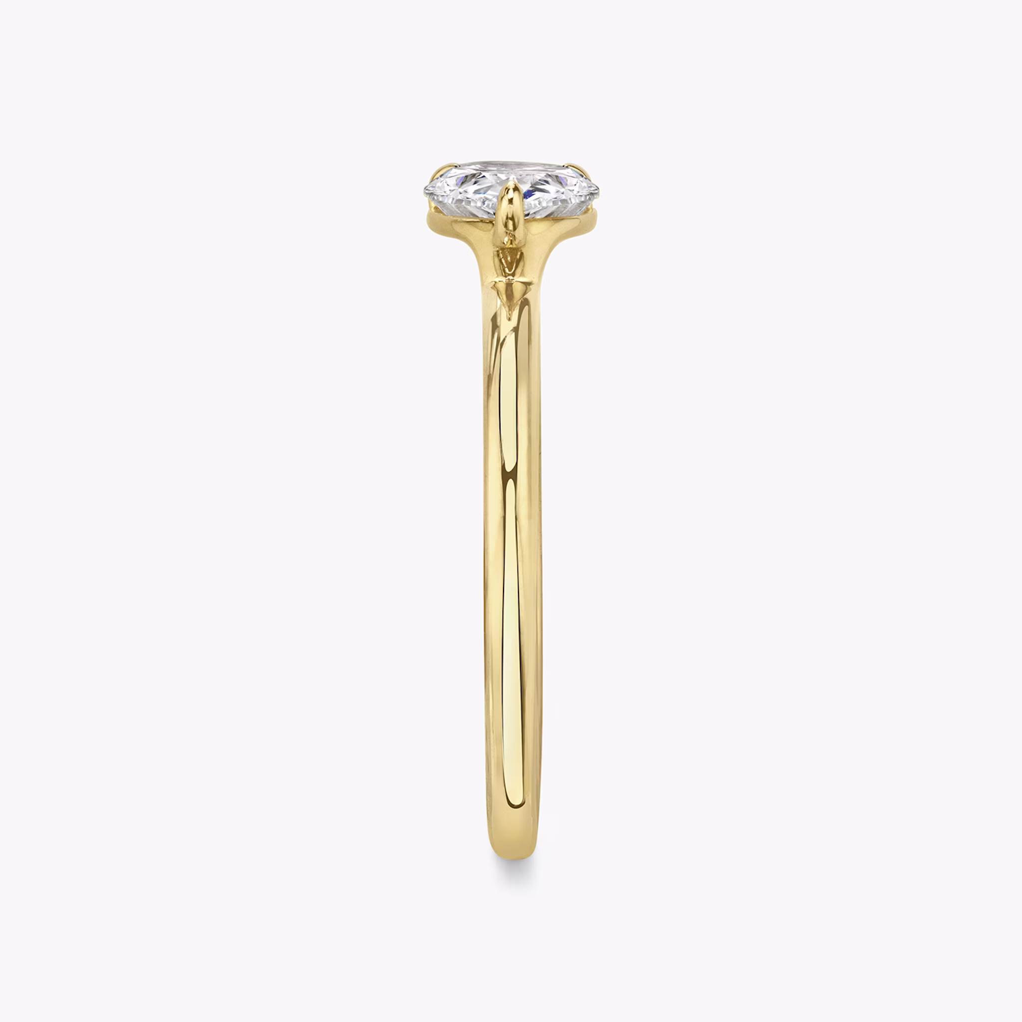 The Signature | Pear | 18k | Yellow Gold | bandAccent: Plain | bandWidth: standard | diamondOrientation: horizontal | hiddenHalo: no | caratWeight: other