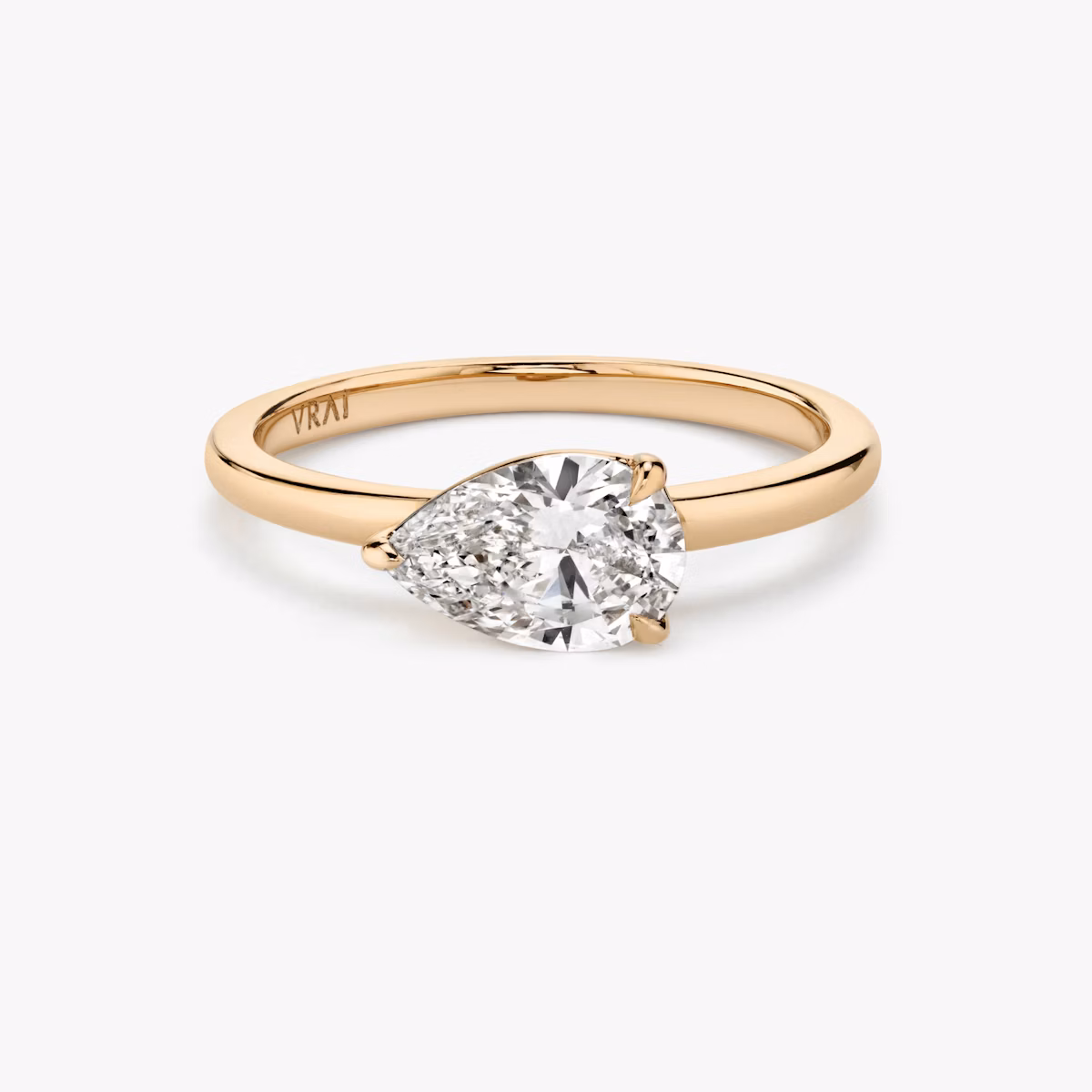 Anillo de compromiso Signature | Pera | 14k | Oro rosa | bandAccent: Simple | bandWidth: standard | diamondOrientation: horizontal | hiddenHalo: no | caratWeight: other