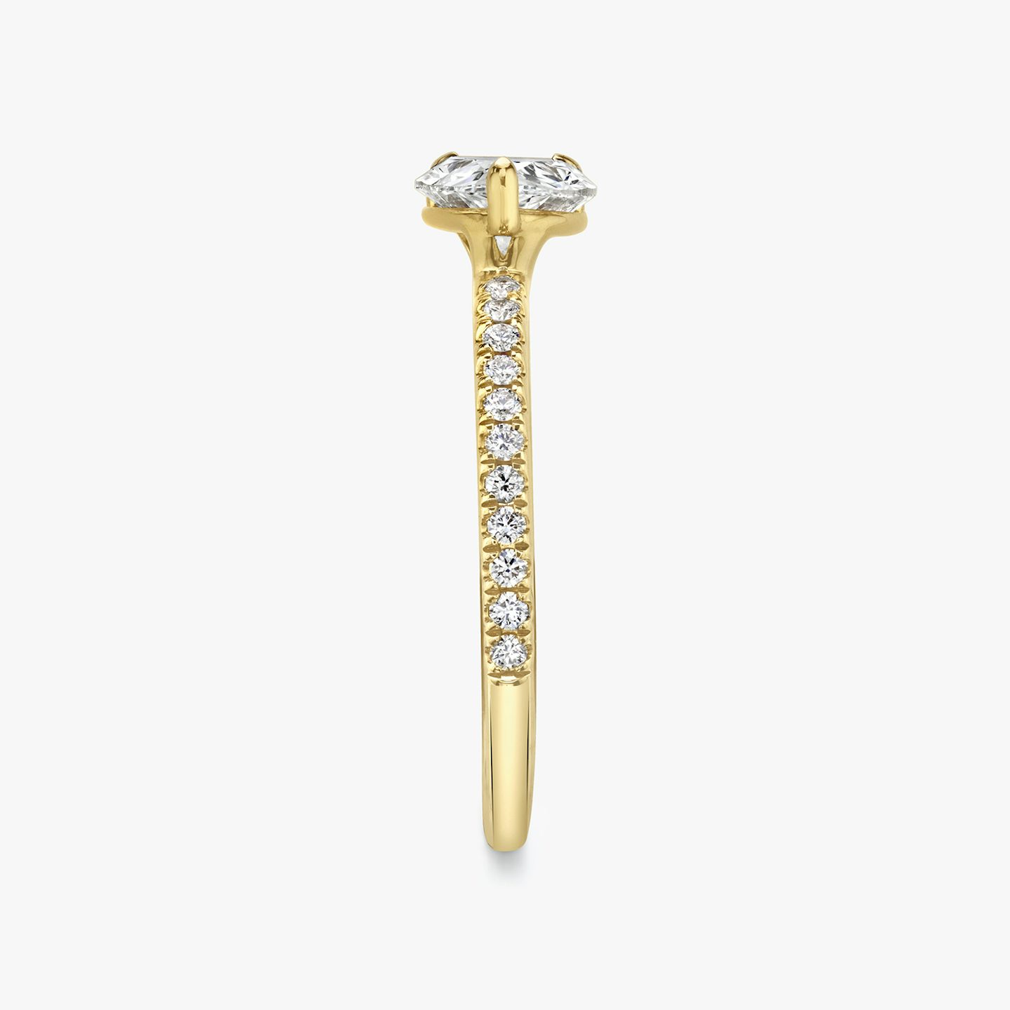 The Signature | Pear | 18k | Yellow Gold | bandAccent: Pavé | bandWidth: standard | diamondOrientation: horizontal | hiddenHalo: no | caratWeight: other
