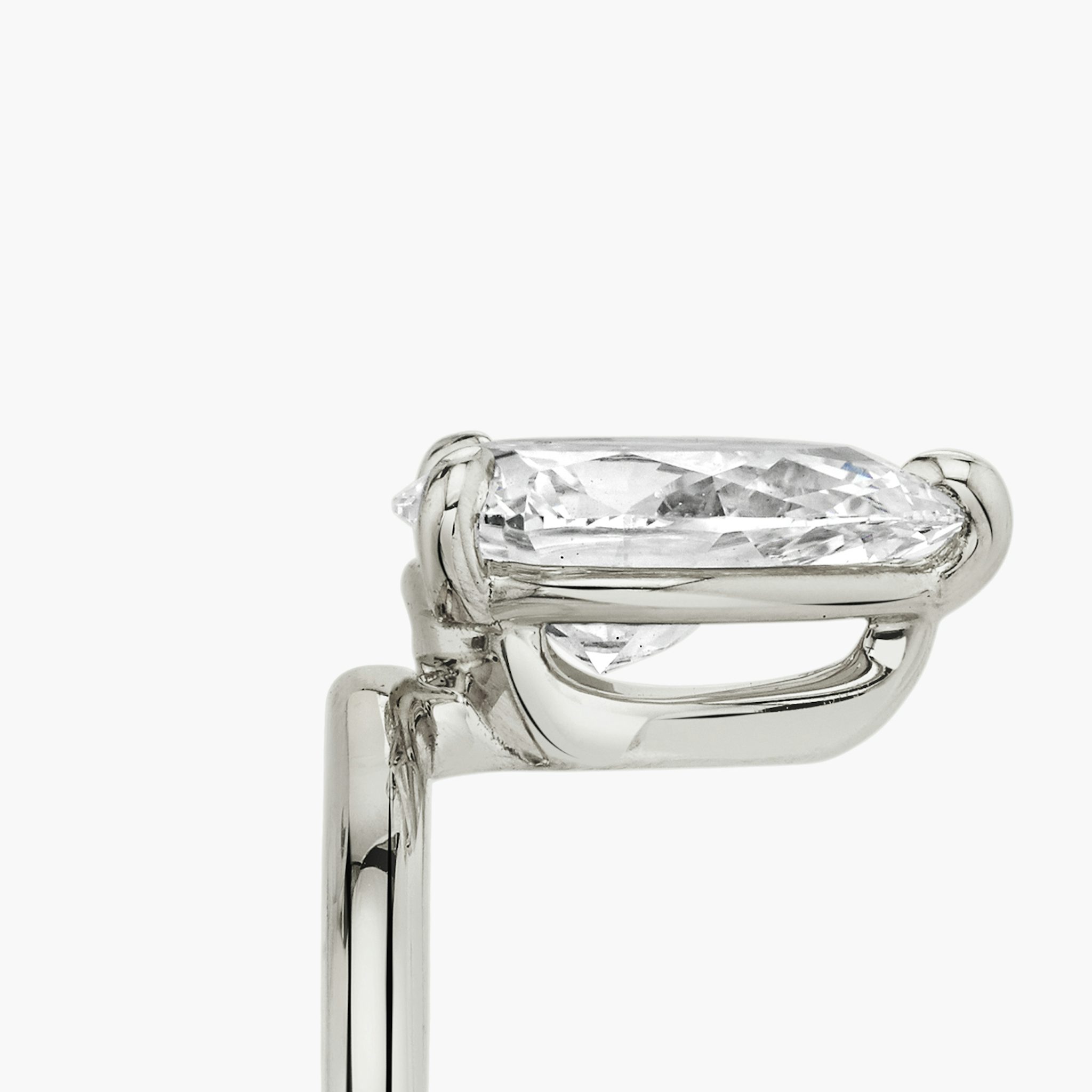 The Hover | Pear | 18k | White Gold | bandAccent: Plain | diamondOrientation: vertical | caratWeight: other