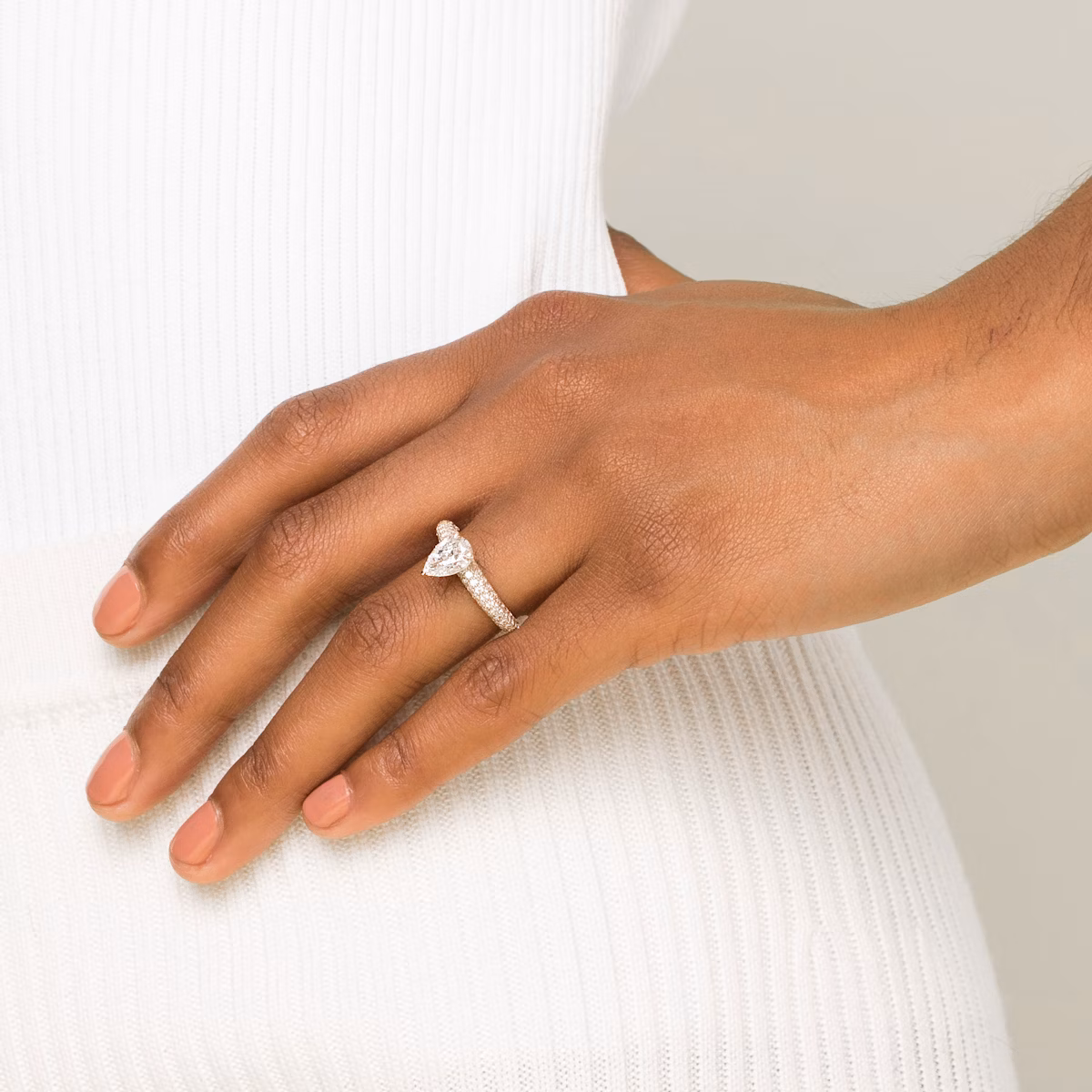 The Curator | Pear | 18k | White Gold | bandAccent: Pavé | diamondOrientation: vertical | caratWeight: other
