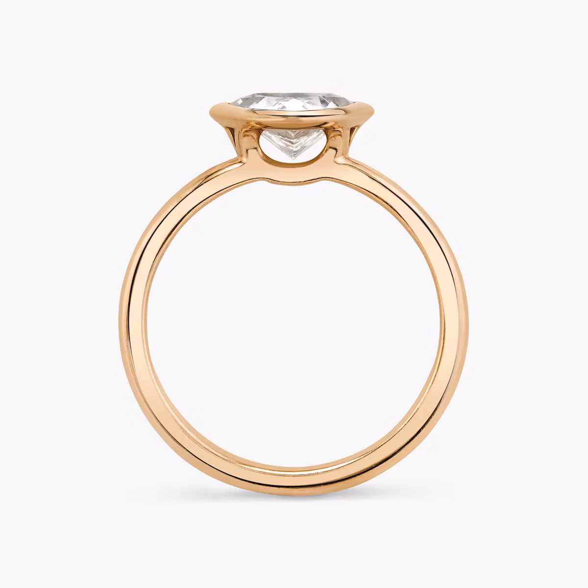 Anillo de compromiso Signature Bezel | Trillón | 14k | Oro rosa | bandAccent: Simple | diamondOrientation: horizontal | caratWeight: other