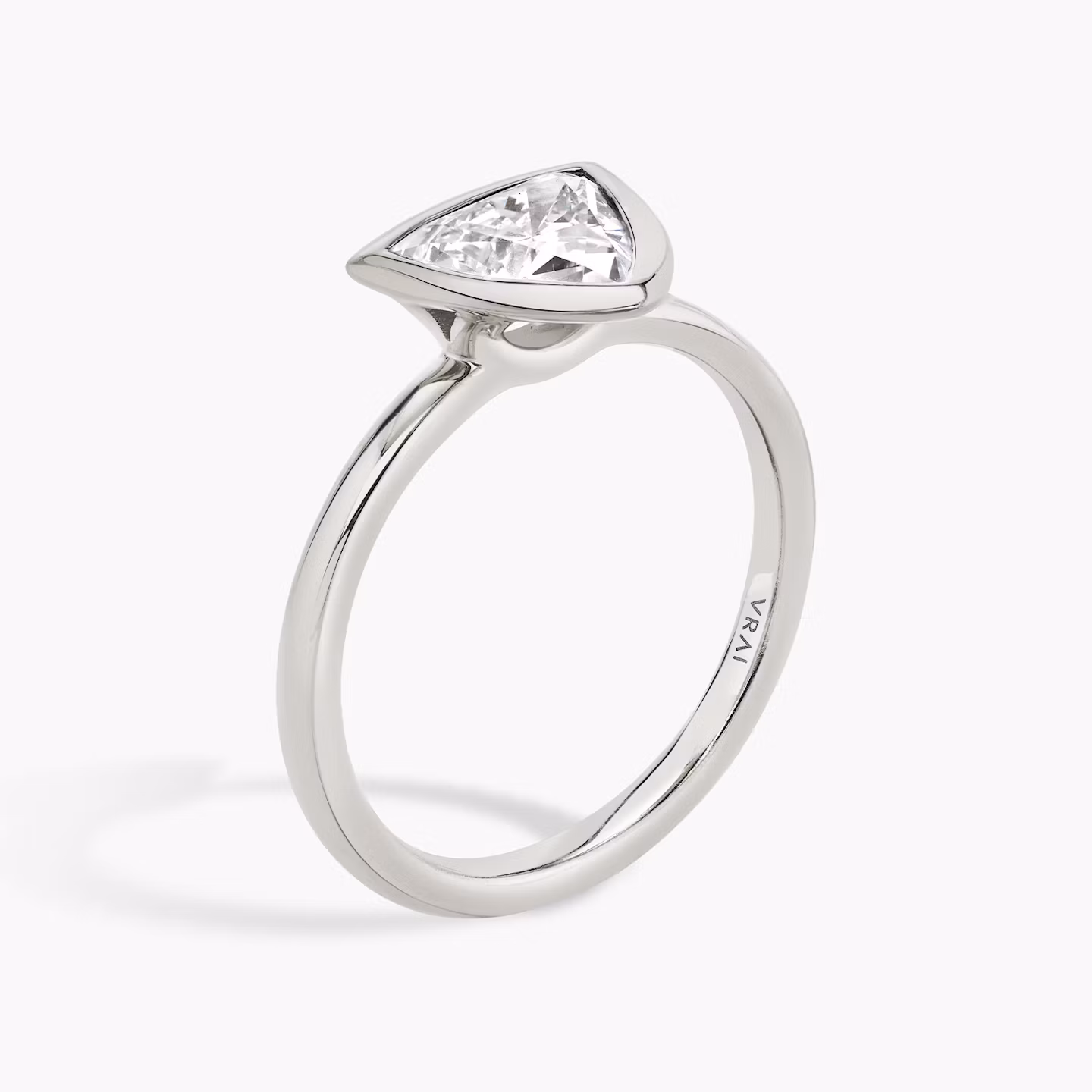 The Signature Bezel | Trillion | 18k | White Gold | bandAccent: Plain | diamondOrientation: vertical | caratWeight: other