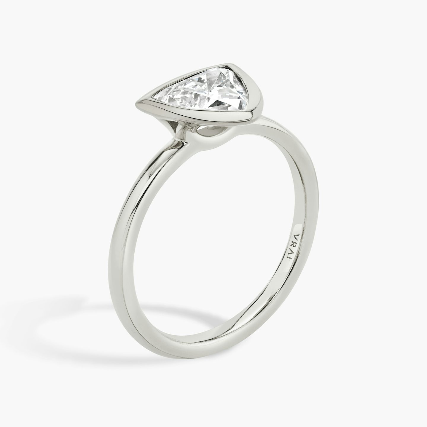 The Signature Bezel | Trillion | Platinum | bandAccent: Plain | diamondOrientation: vertical | caratWeight: other