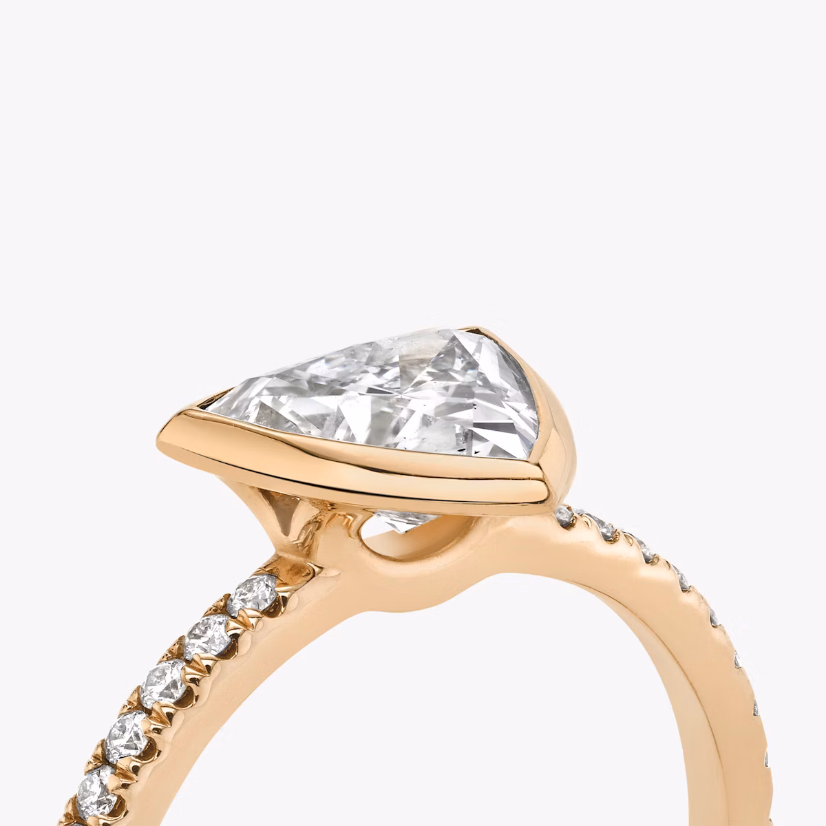 The Signature Bezel | Trillion | 14k | Rose Gold | bandAccent: Pavé | diamondOrientation: vertical | caratWeight: other