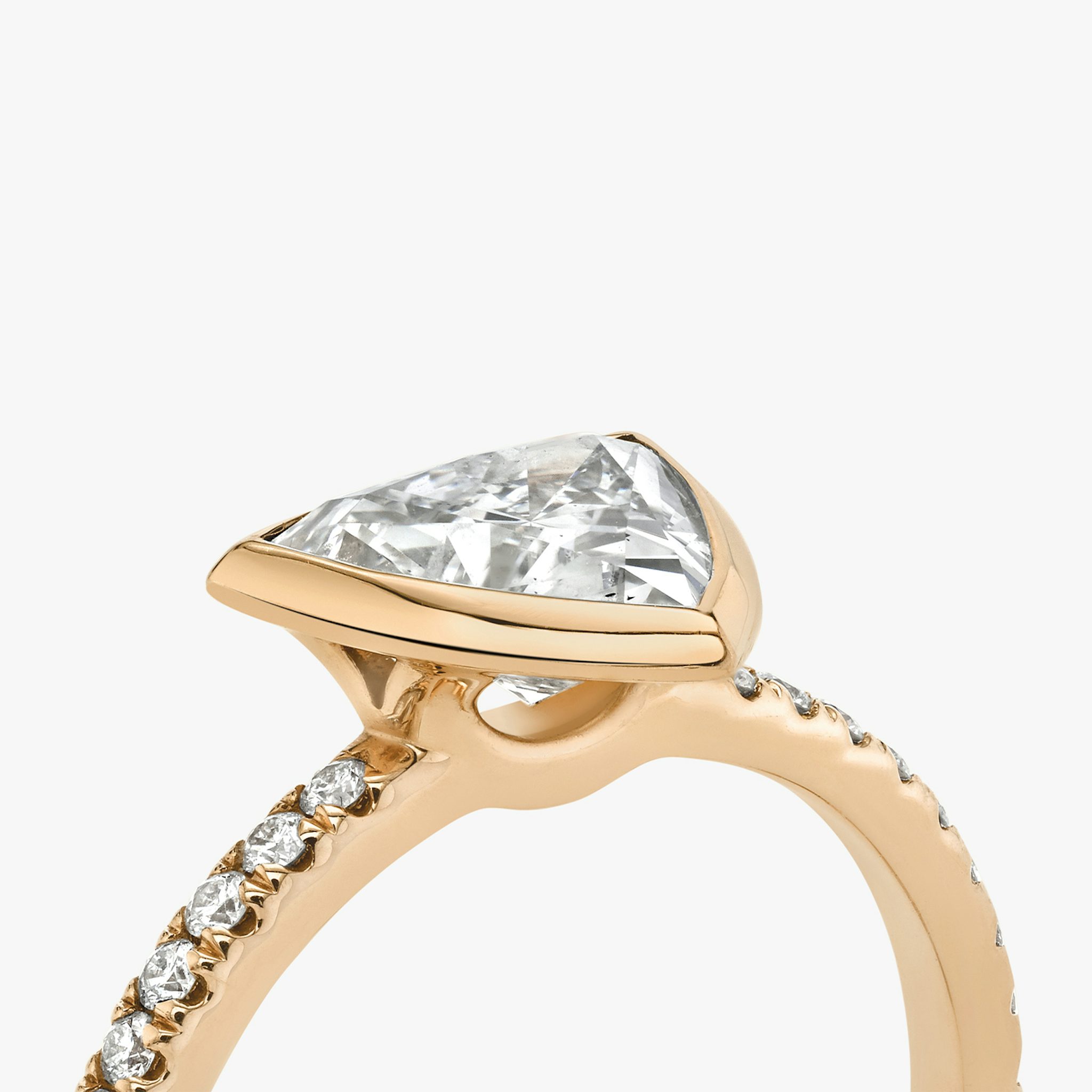 The Signature Bezel | Trillion | 14k | Rose Gold | bandAccent: Pavé | diamondOrientation: horizontal | caratWeight: other