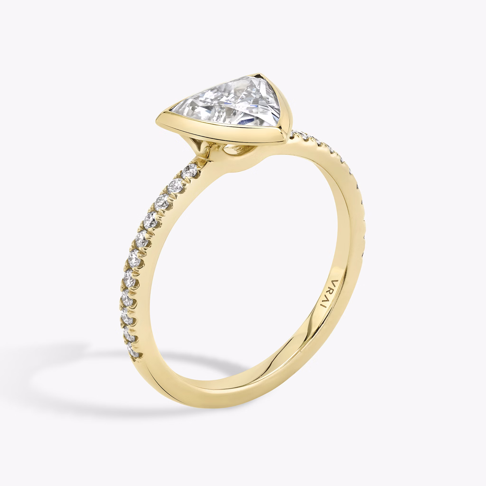 The Signature Bezel | Trillion | 18k | Yellow Gold | bandAccent: Pavé | diamondOrientation: horizontal | caratWeight: other