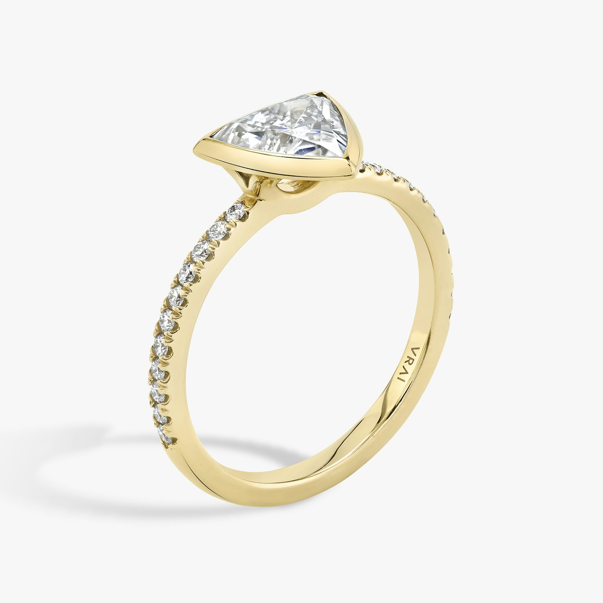 The Signature Bezel | Trillion | 18k | Yellow Gold | bandAccent: Pavé | diamondOrientation: horizontal | caratWeight: other